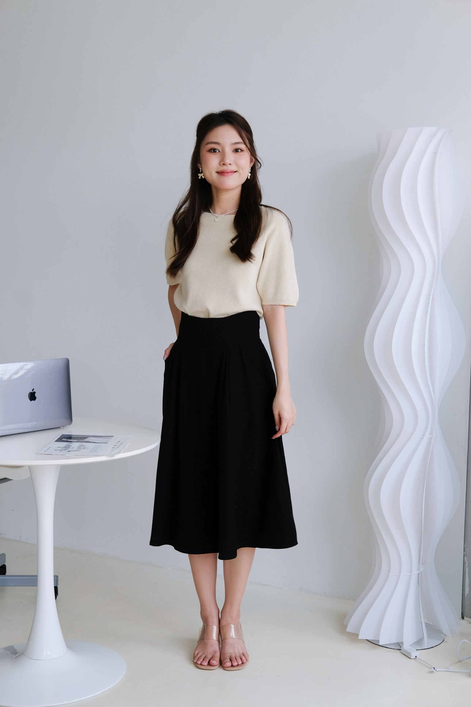 Donna Pocket A Line Midi Skirt (Black)