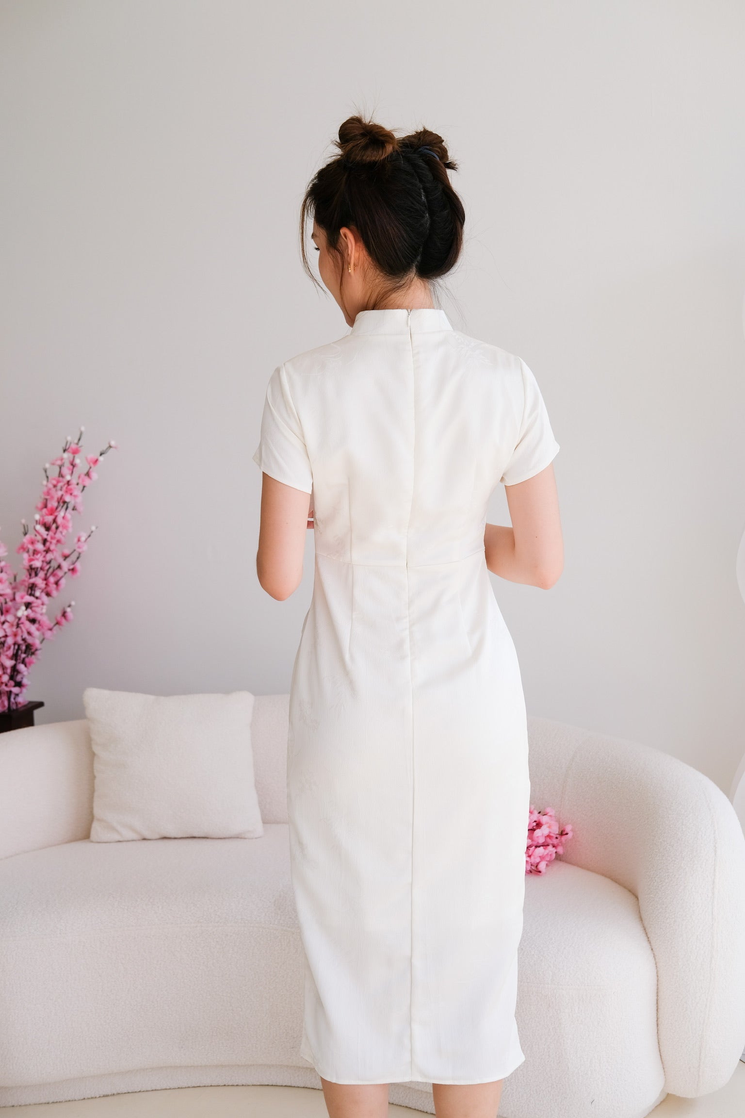 Le Yan Midi Cheongsam (Cream)