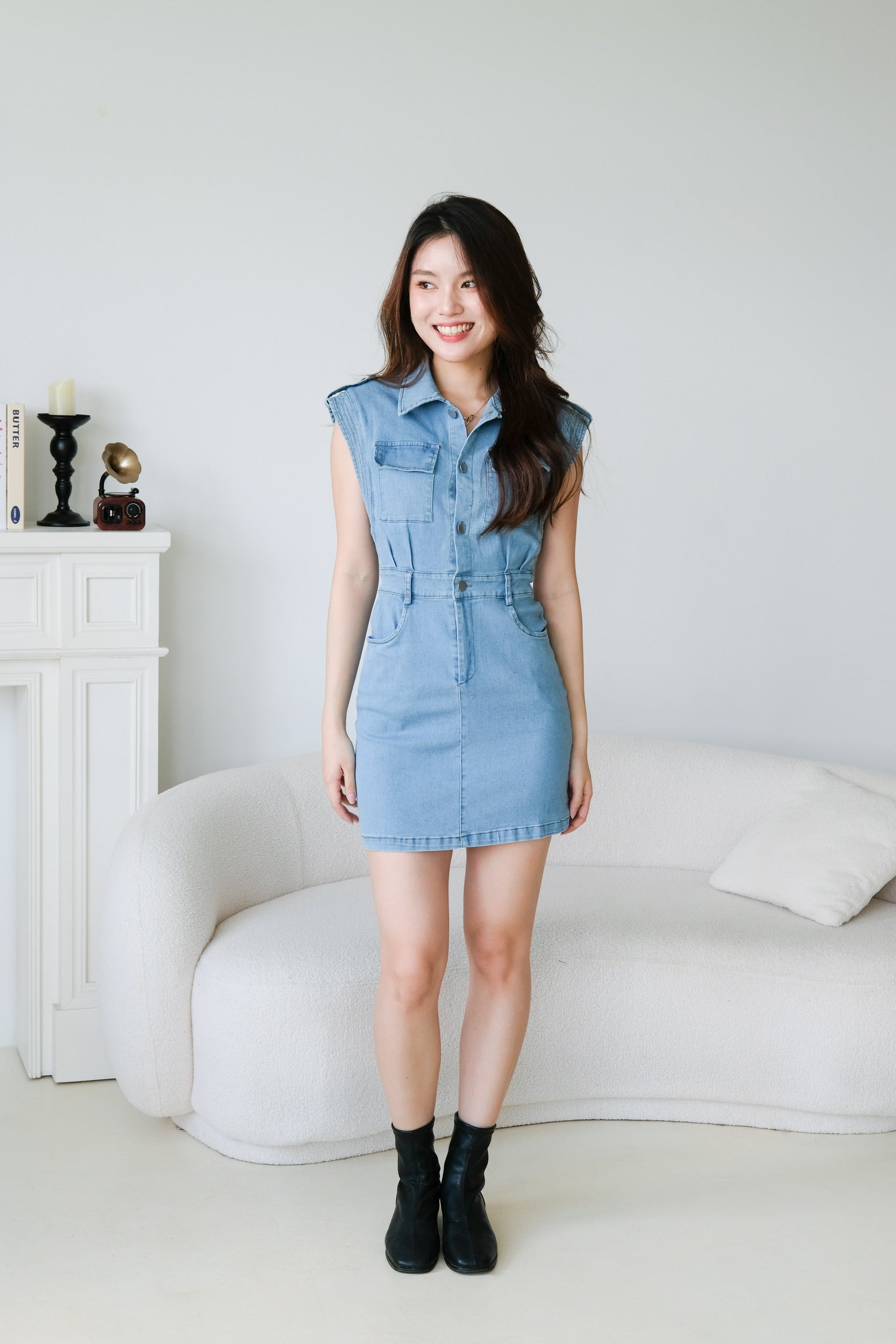 Colette Collared Denim Dress (Light Blue)