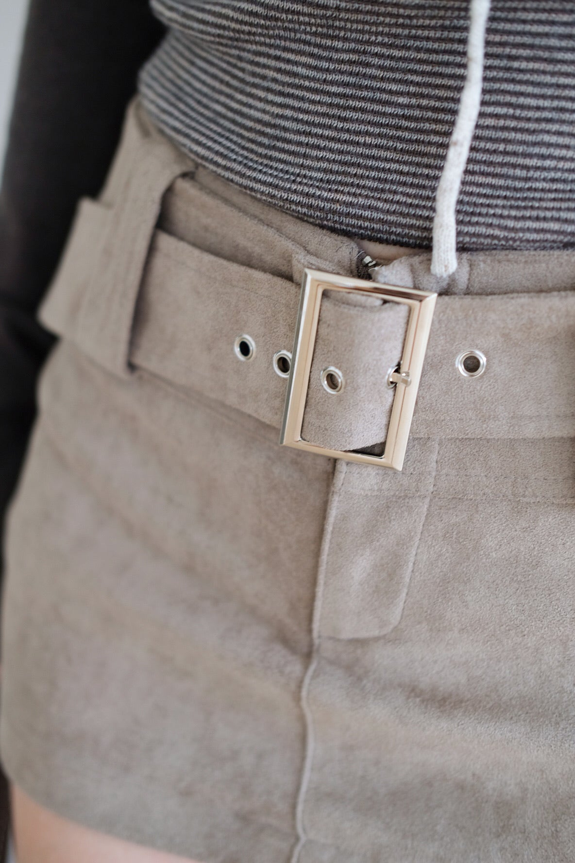 Kendall Belt Low Waist Skorts (Taupe Grey)
