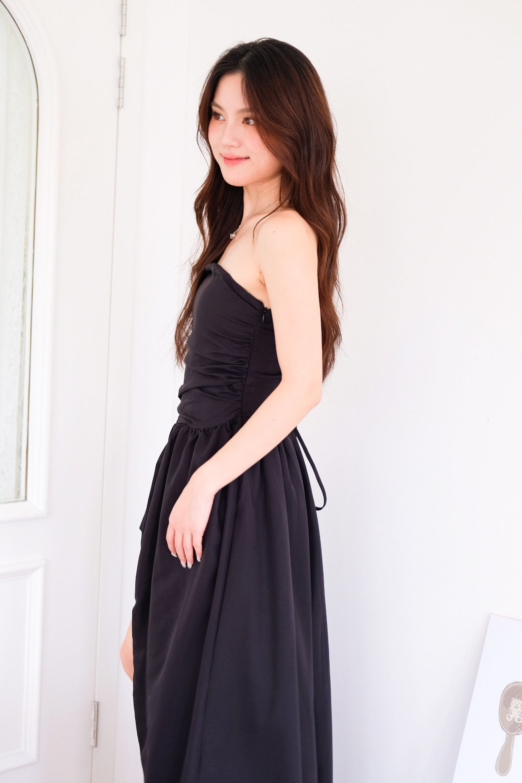Vianna Asymmetrical Slit Bubble Maxi Dress (Black)