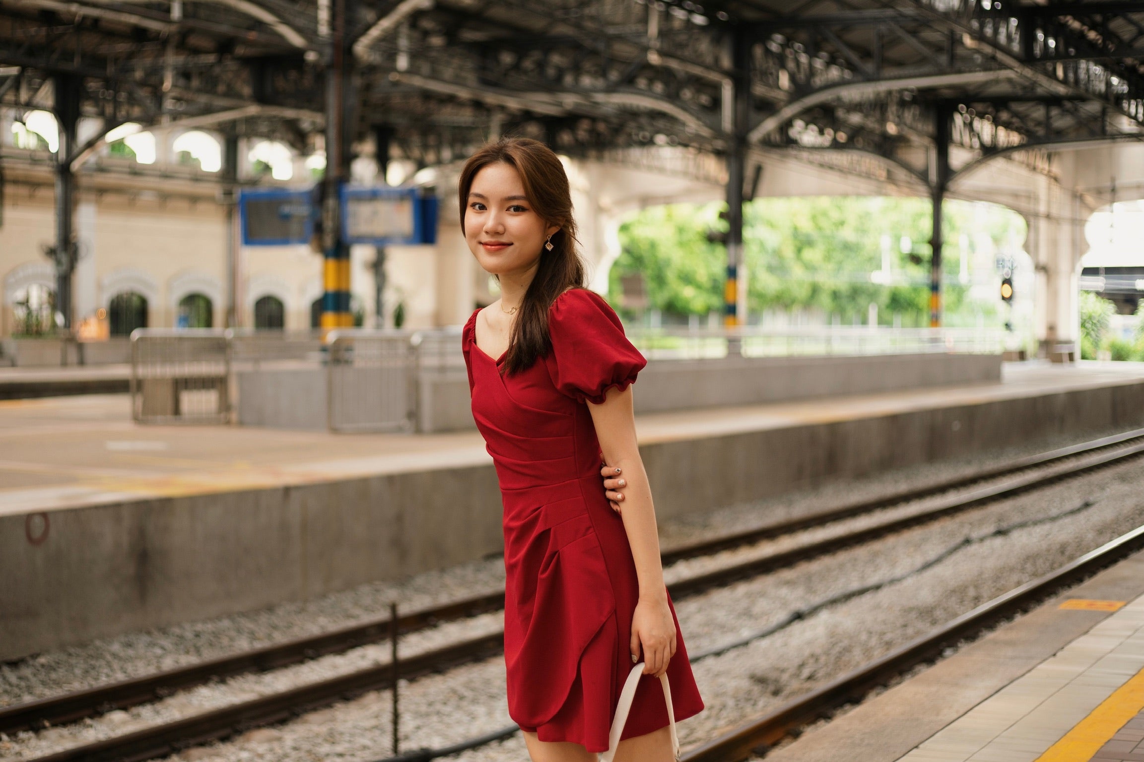 Amely Sweetheart Ruffle Dress (Red)