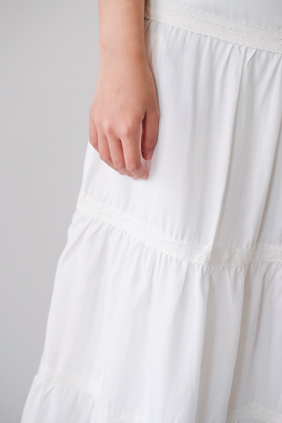 White High-Waist Knit Maxi Skirt