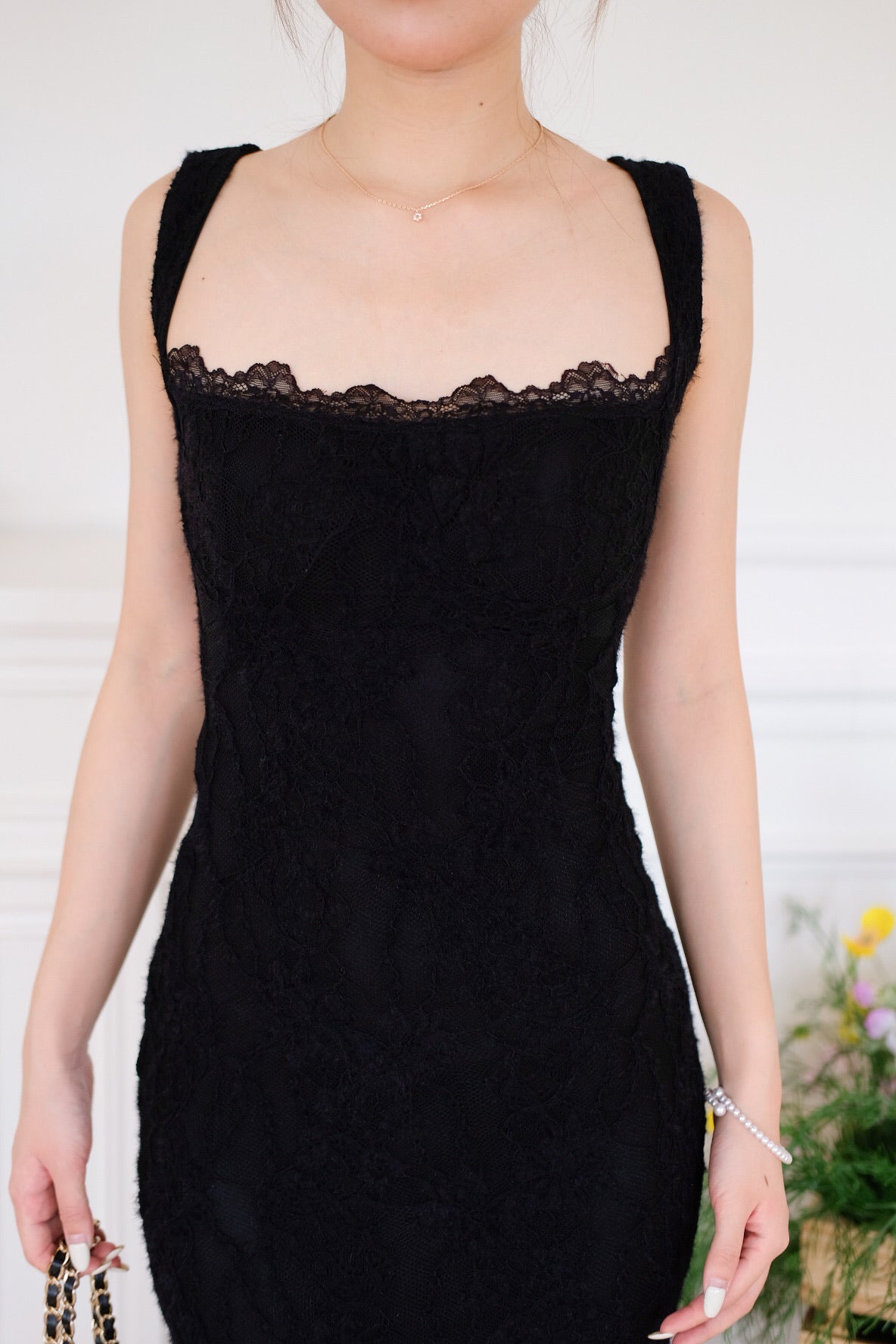 Aralyn Lace Sculpted Bodycon Midi Dress (Black)