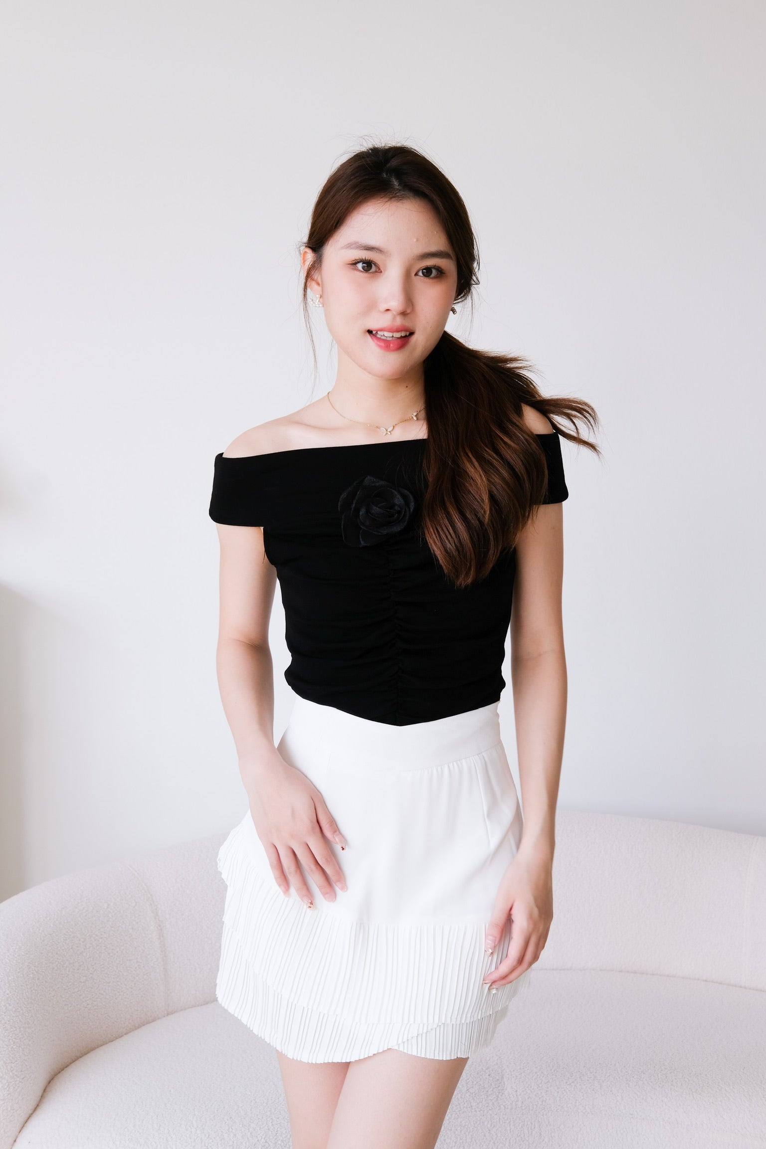 Ernie Rose Off Shoulder Crop (Black)