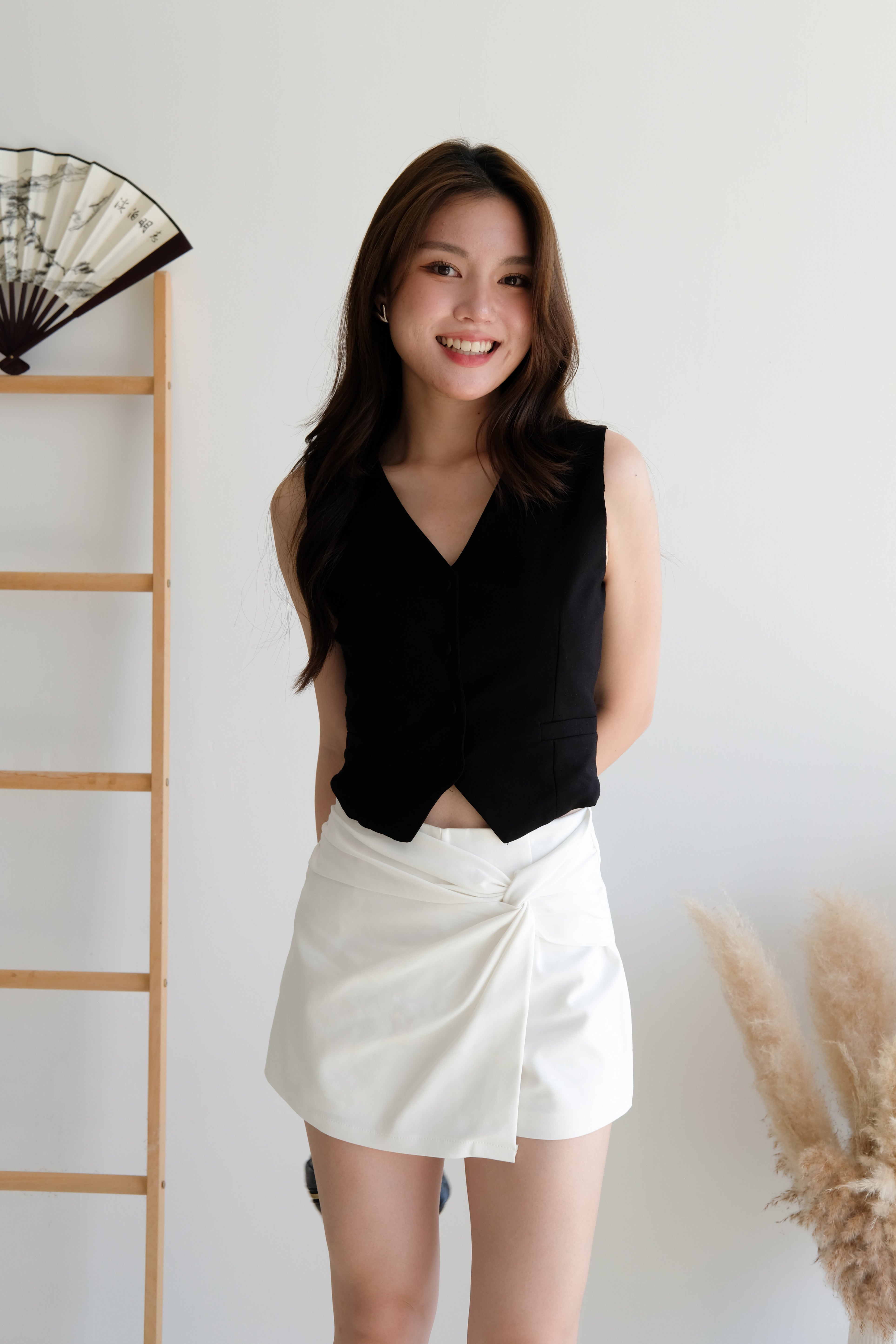 Francine Muji Linen Vest (Black)