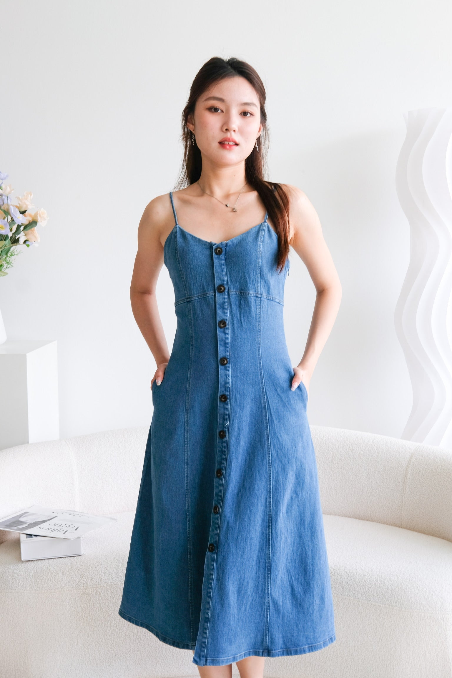 Alyssa Buttoned Denim Dress (Light Blue)