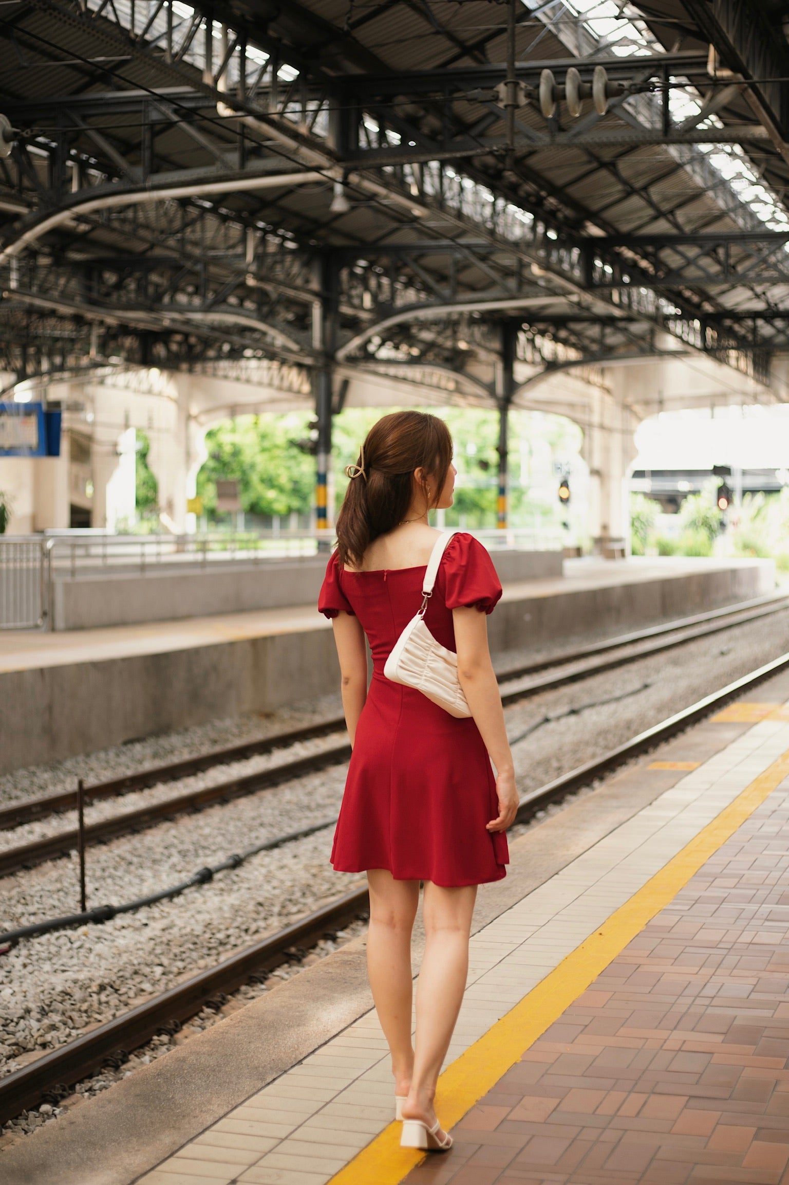 Amely Sweetheart Ruffle Dress (Red)