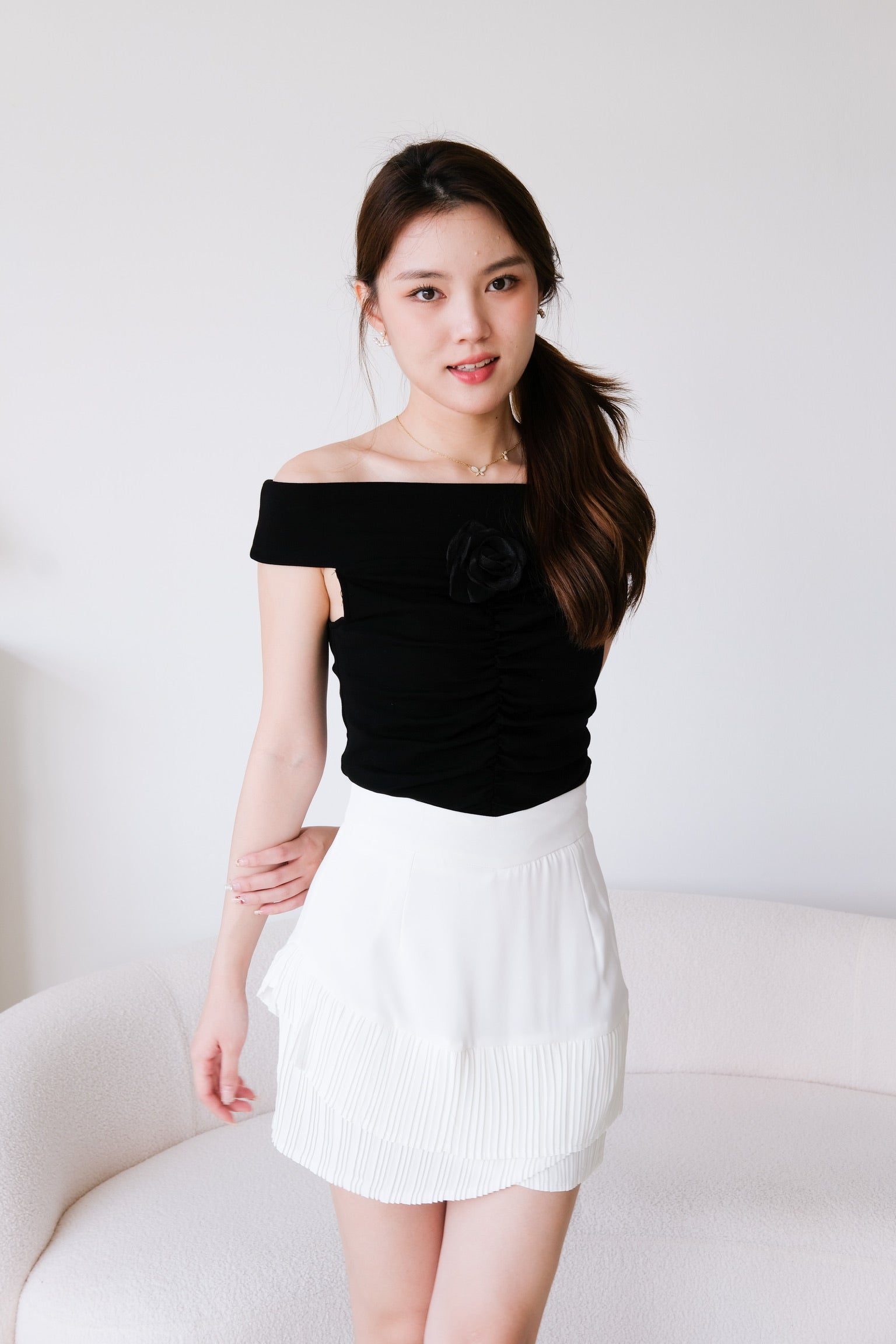 Ernie Rose Off Shoulder Crop (Black)