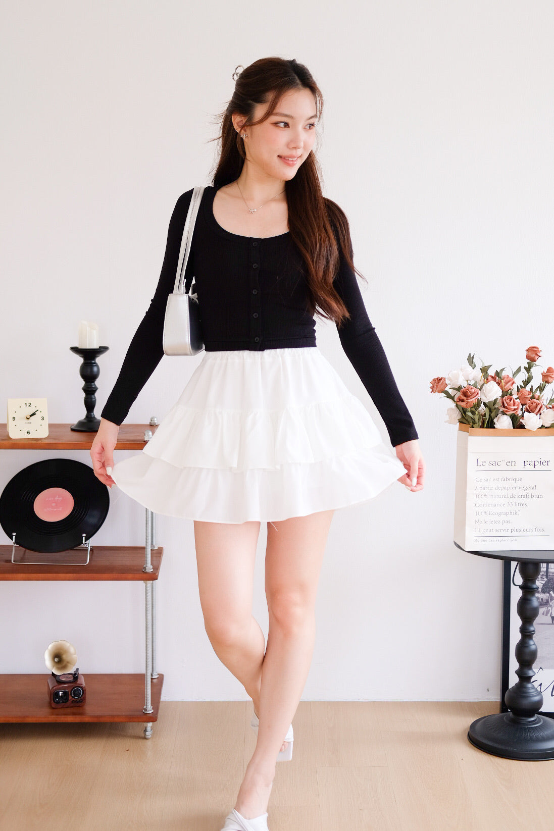 Lucine Ribbed Long Sleeves Crop Top (Black)