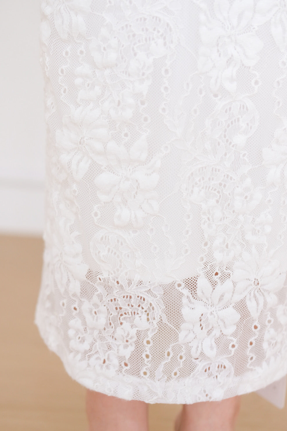 Aralyn Lace Sculpted Bodycon Midi Dress (White)