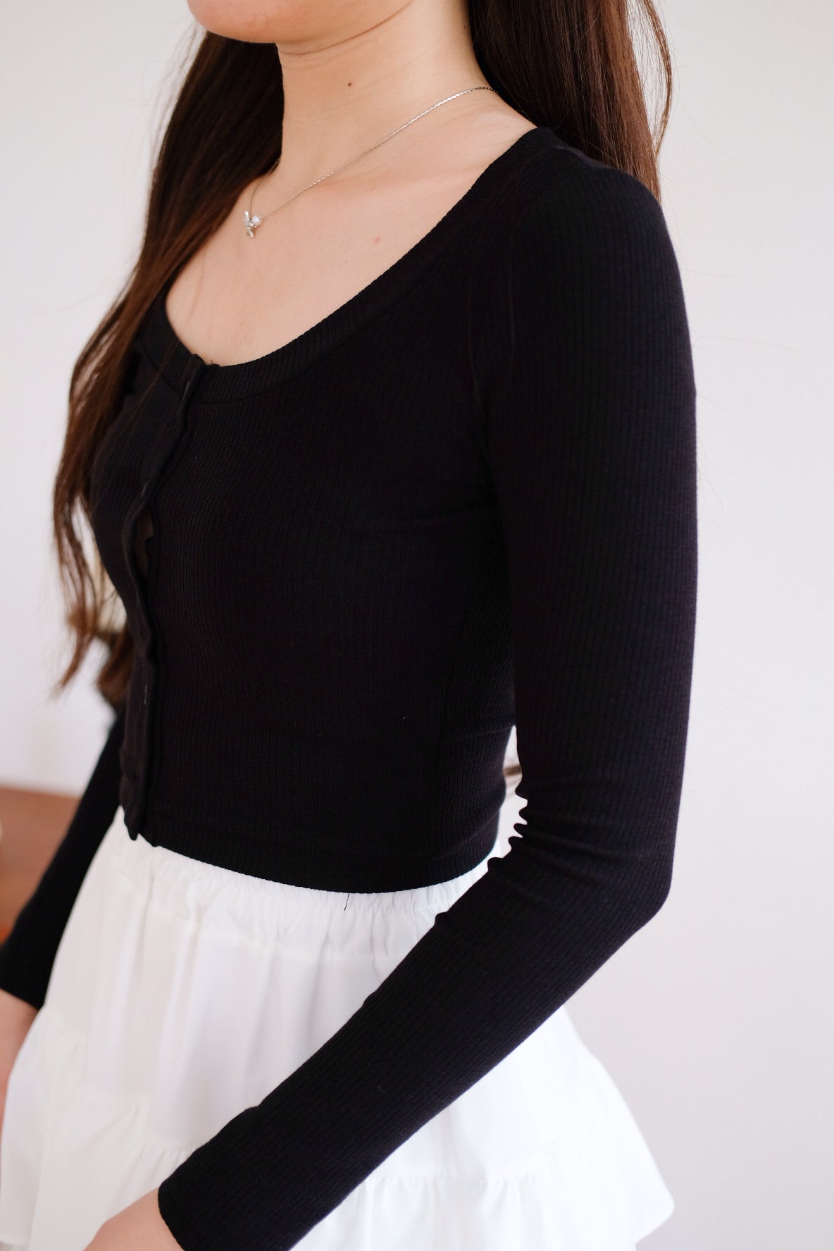Lucine Ribbed Long Sleeves Crop Top (Black)