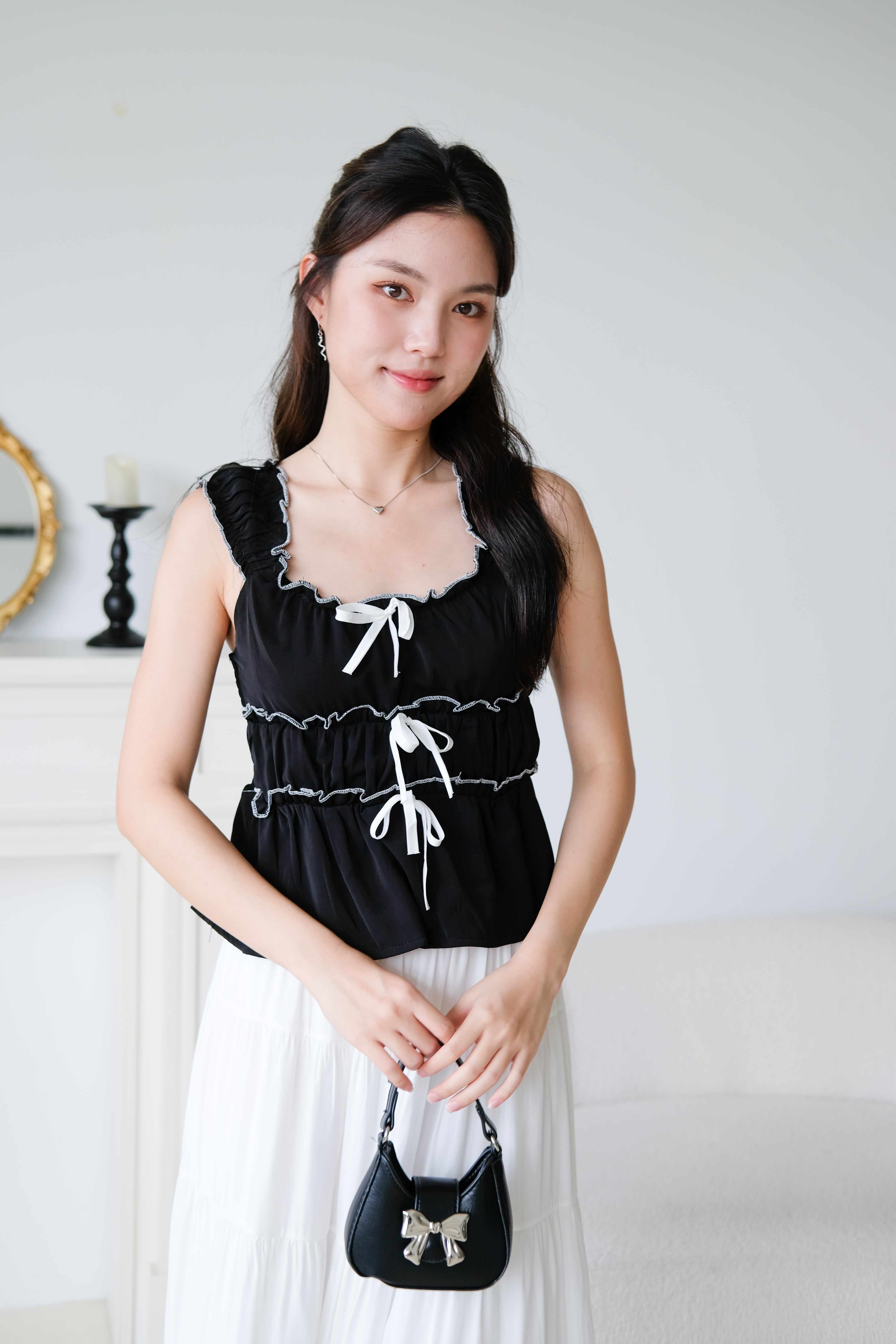Elowen Coquette Contrast Babydoll Top (Black）