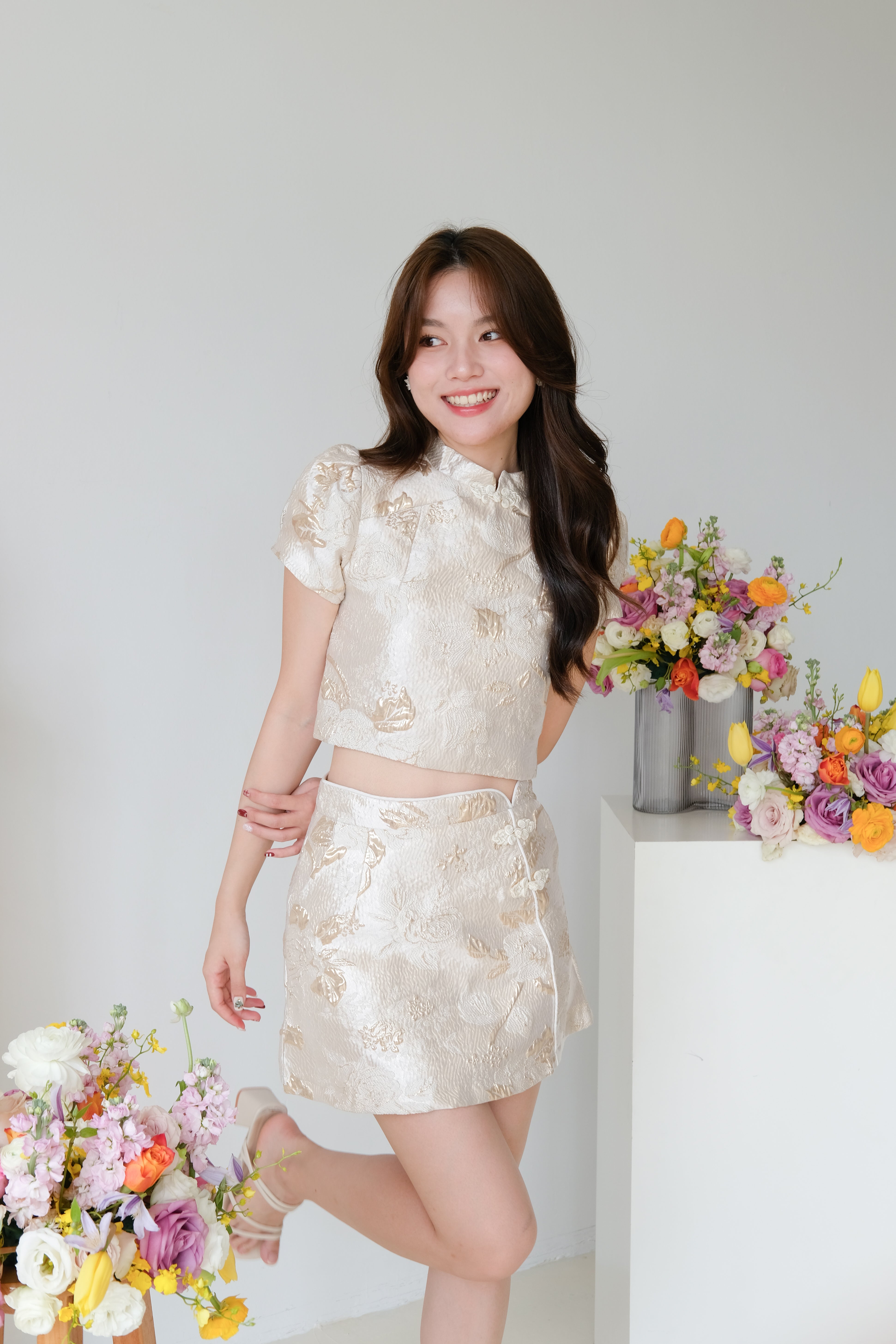 Golden Modern Cheongsam Set (Shiny Gold)