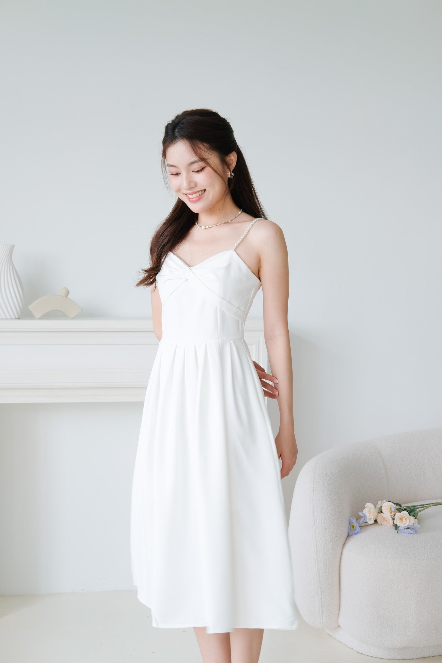 Mia Twist Sweetheart Pearl Midi Dress (White)