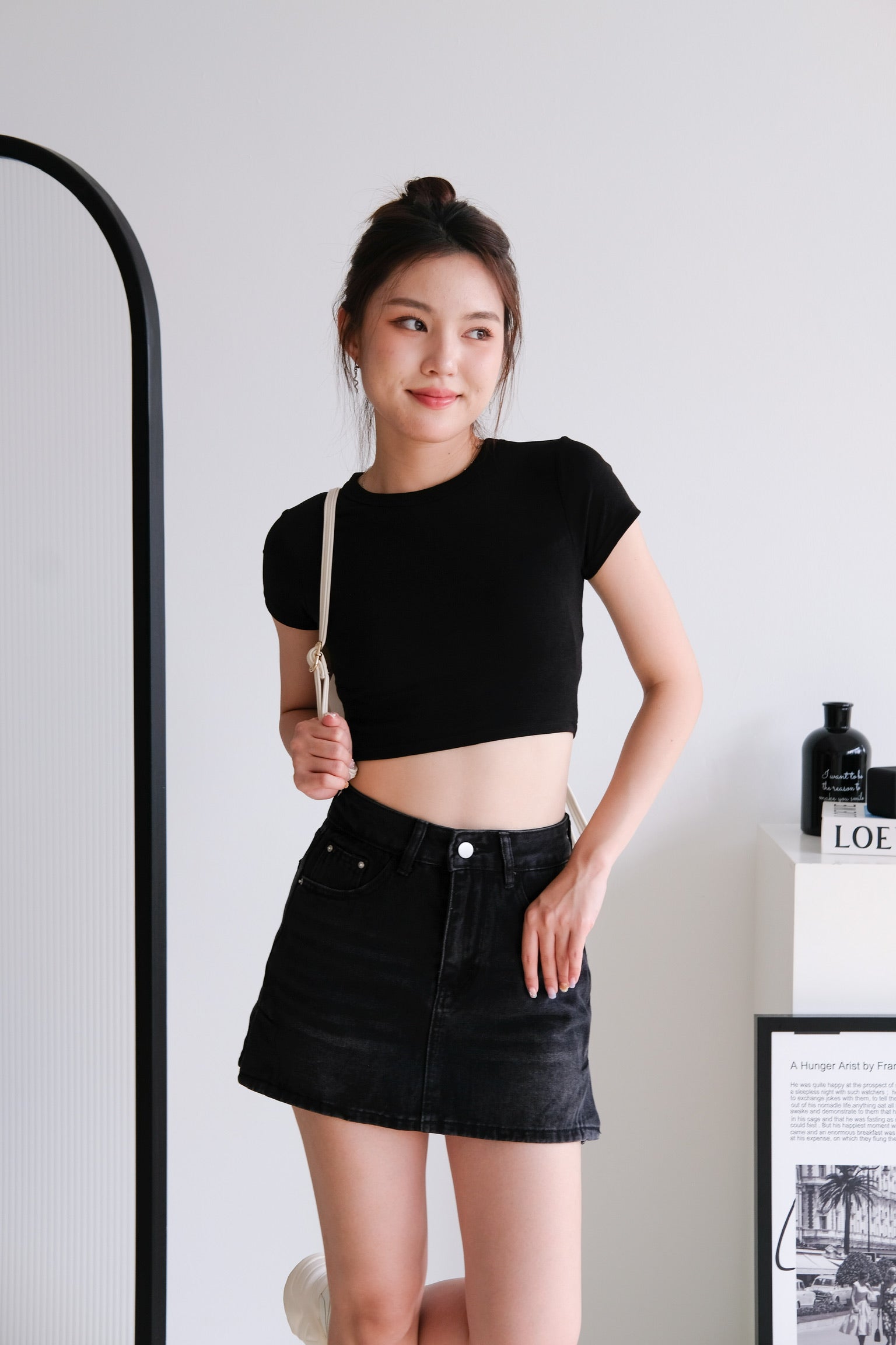 Beth Padded Crop Tee (Black)