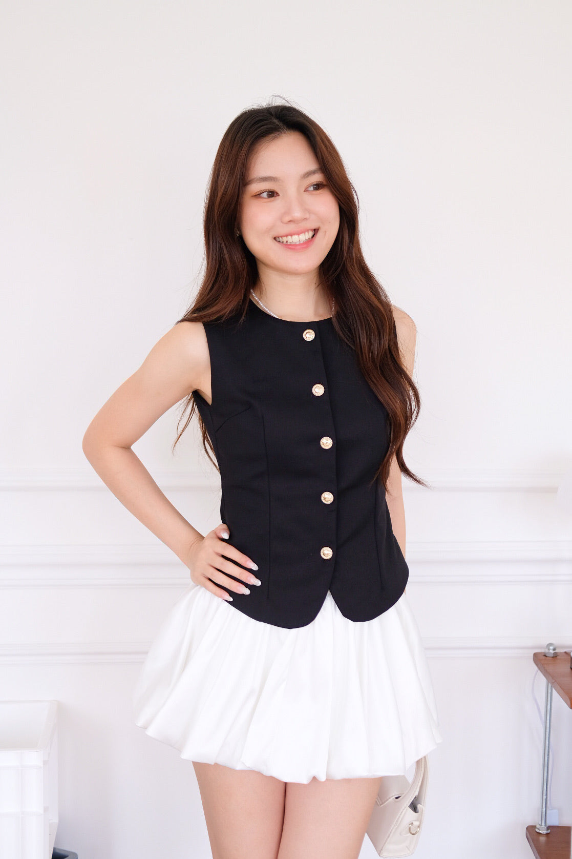 Senna Round Neck Vest Top (Black)