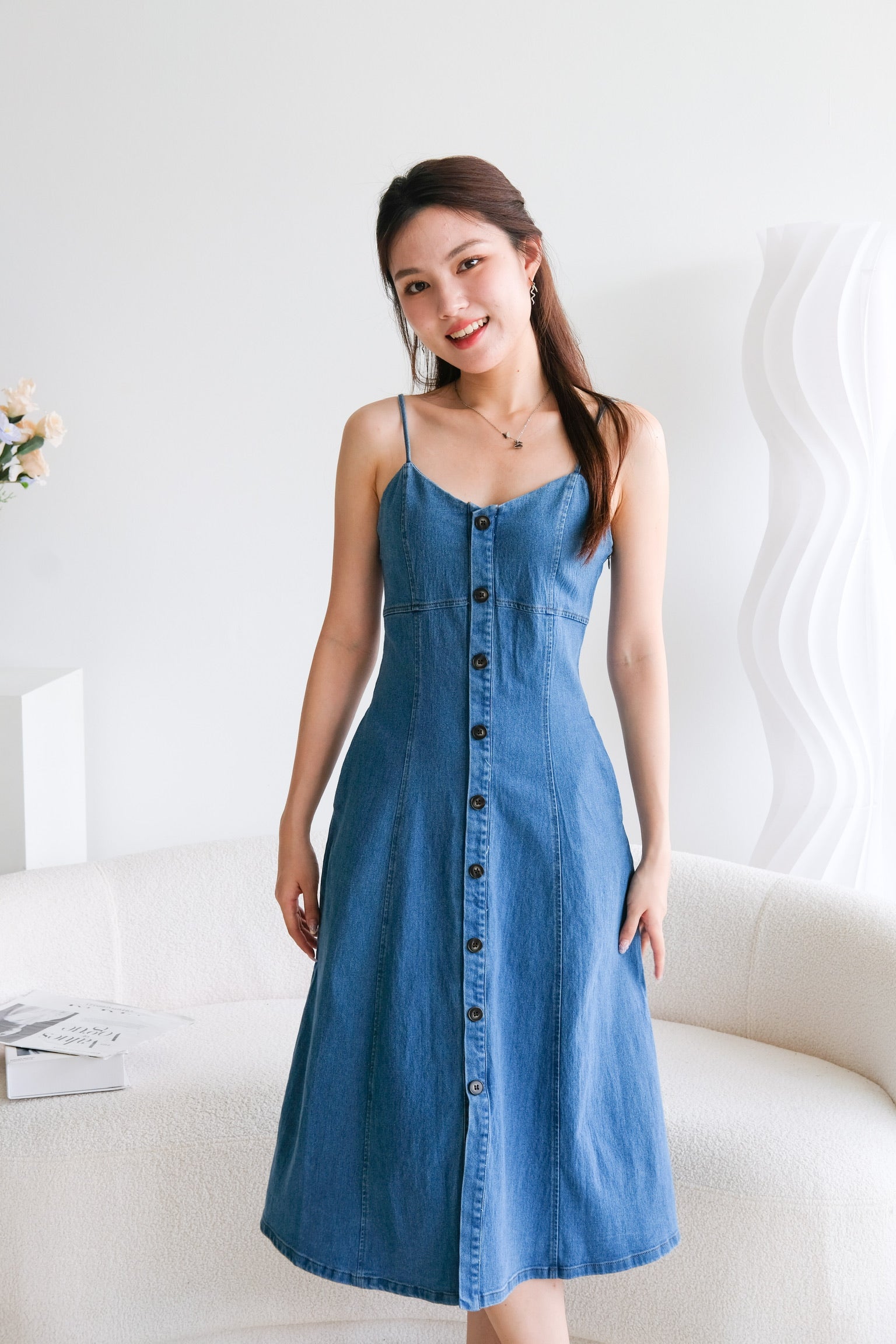 Alyssa Buttoned Denim Dress (Light Blue)