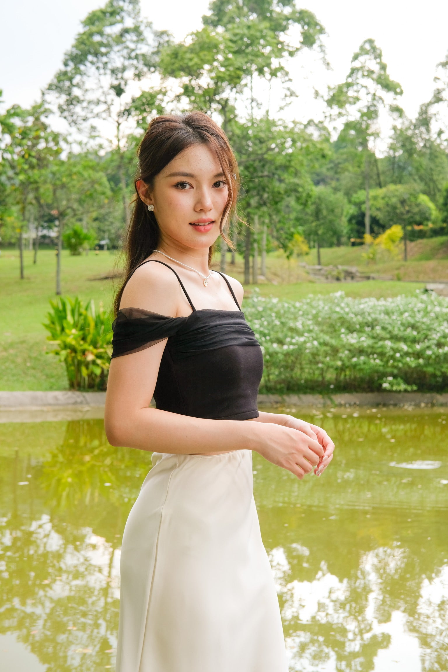 Aella Mesh Crop (Black)