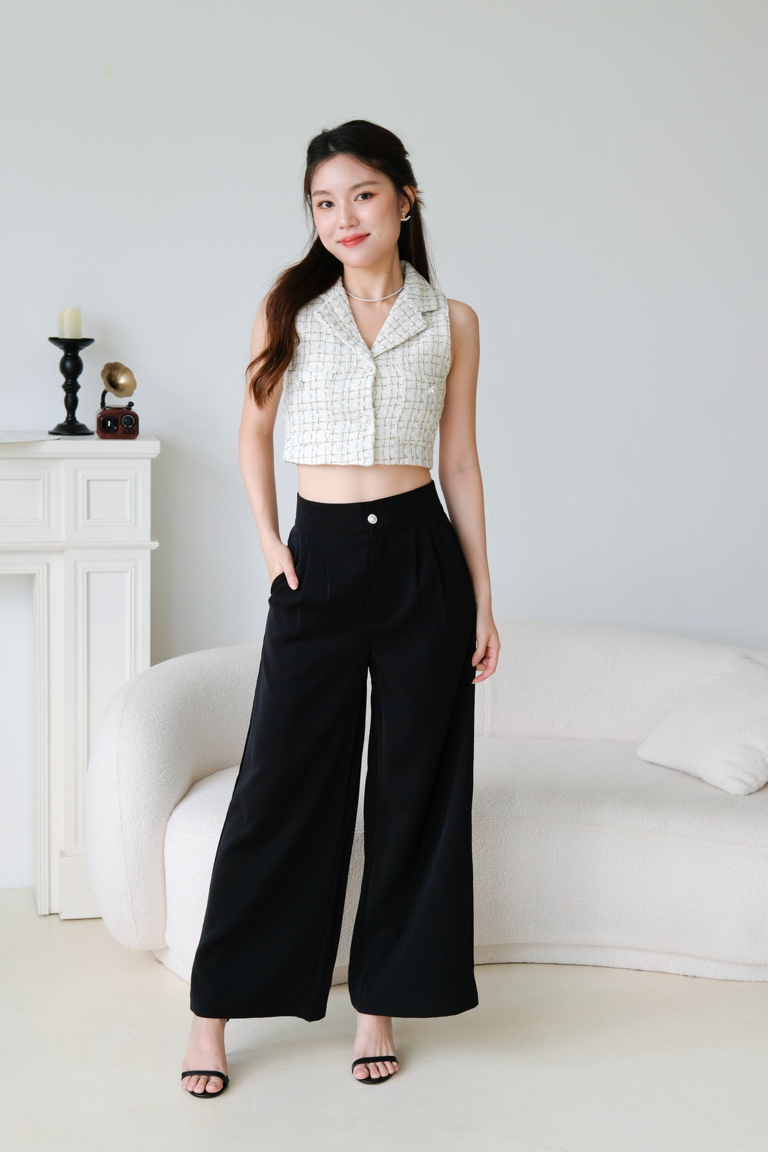 Jamie Pearl Straight Pants (Black)