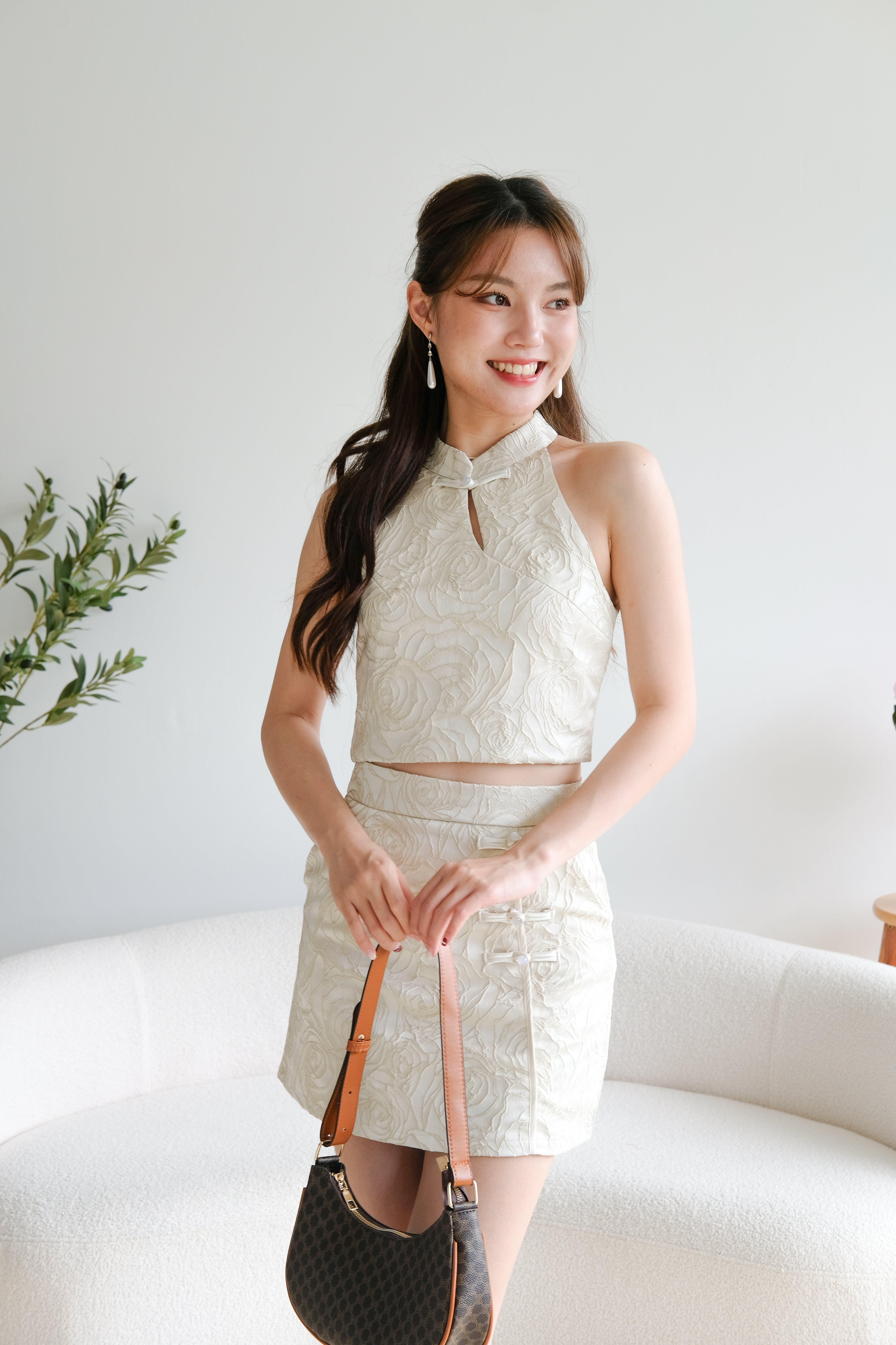 Yi Fei Roses Cheongsam Set (Pearl White)