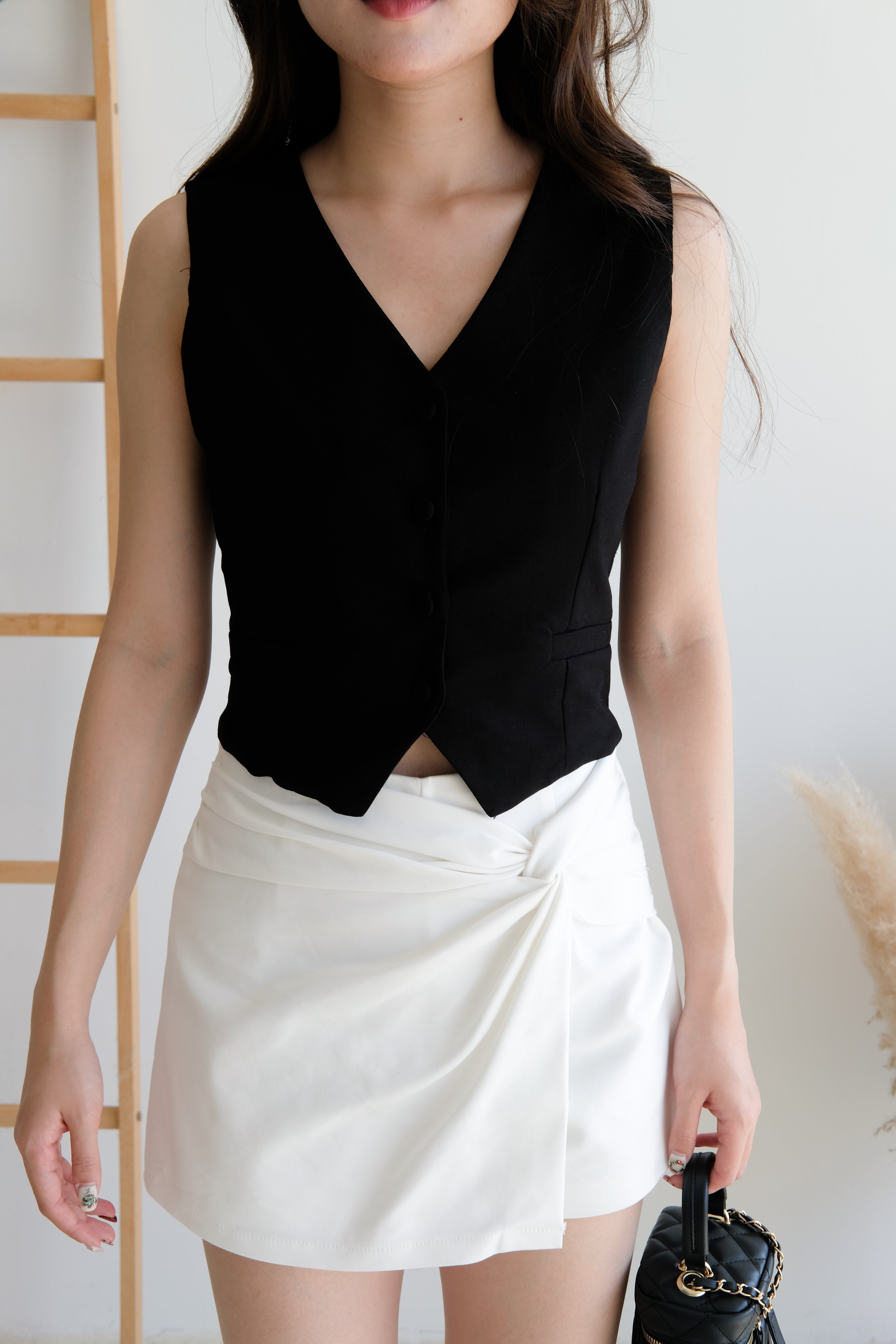 Francine Muji Linen Vest (Black)