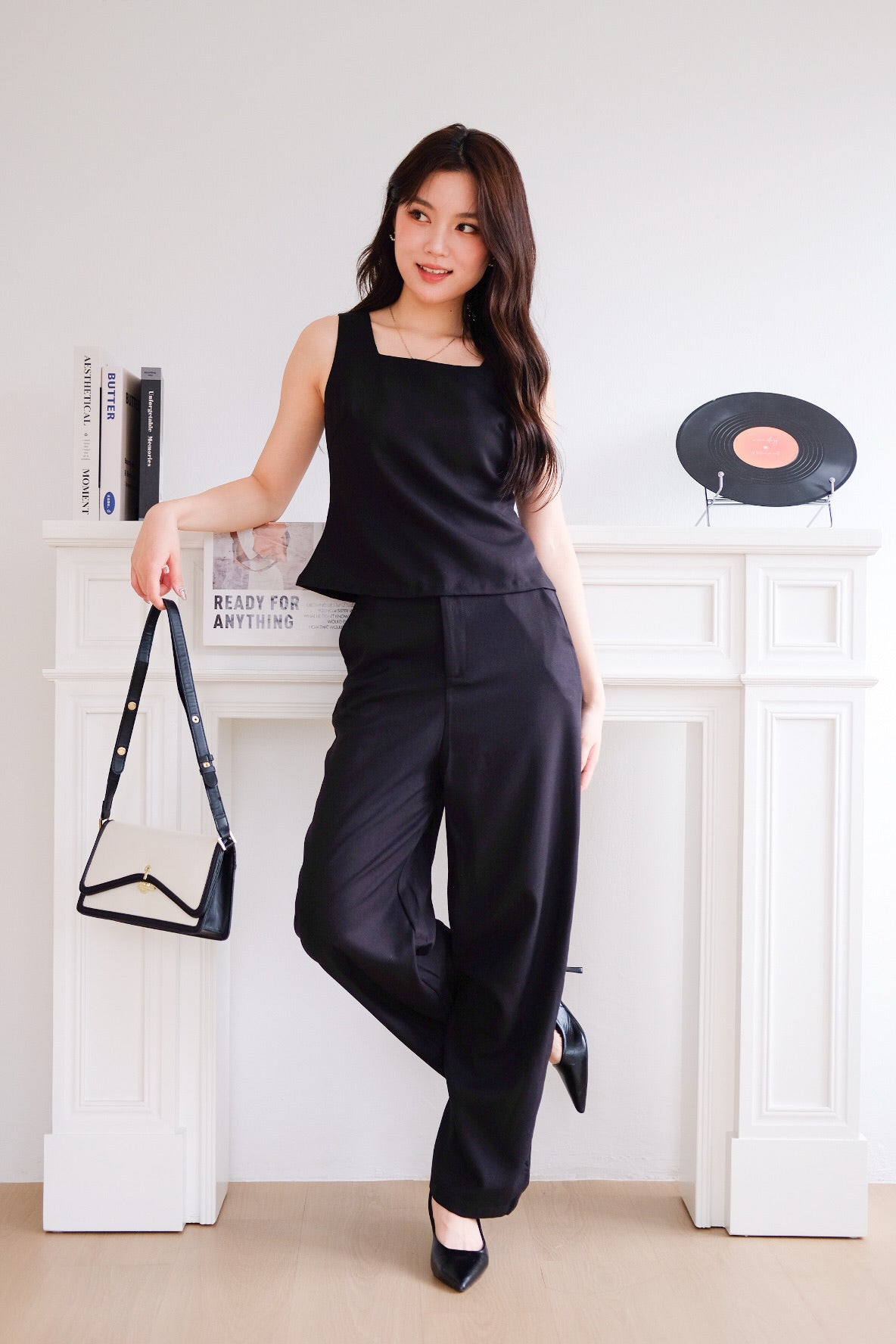 Reagan Square Neck Minimal Set (Black)