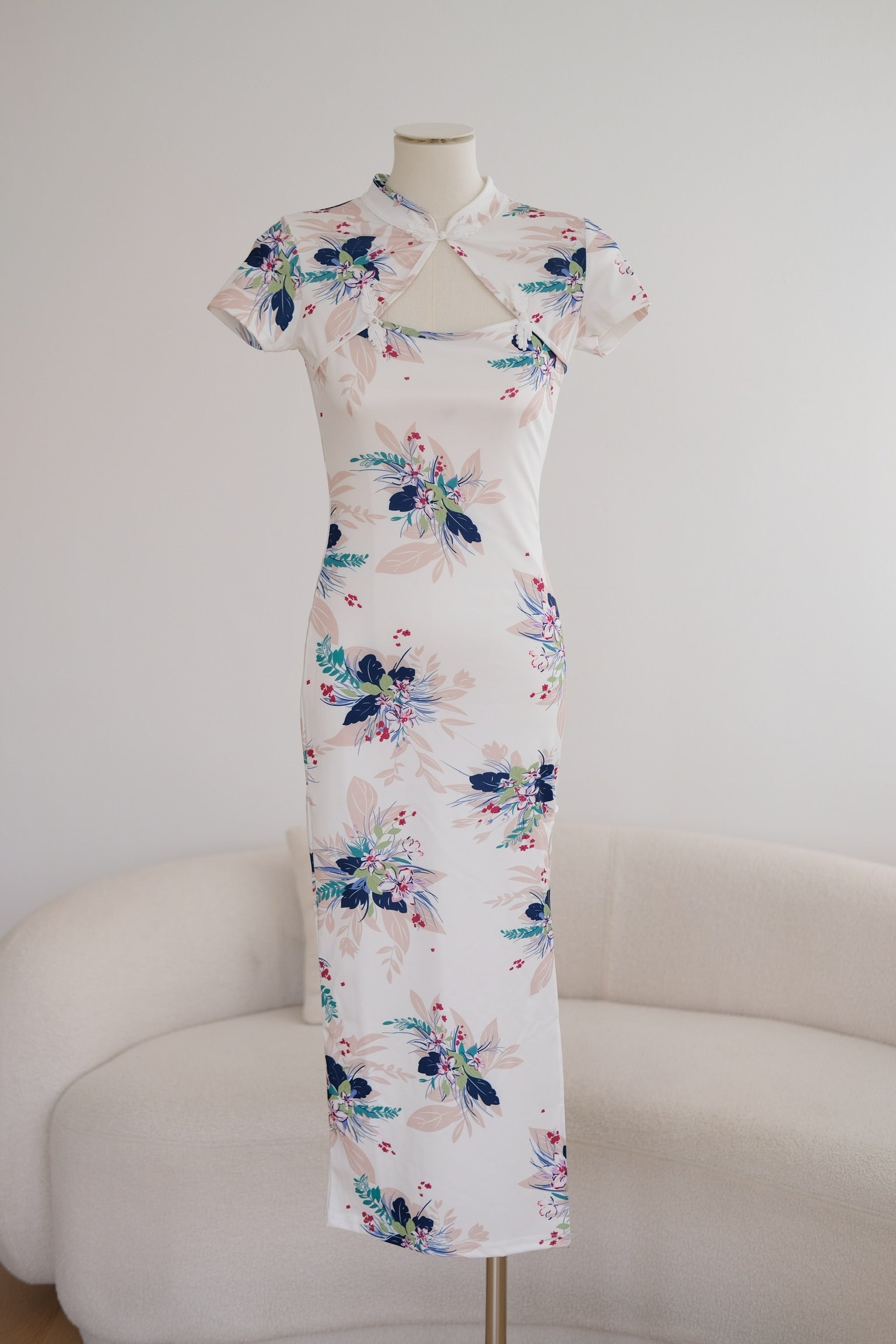 White Fitted Floral Cheongsam Dress