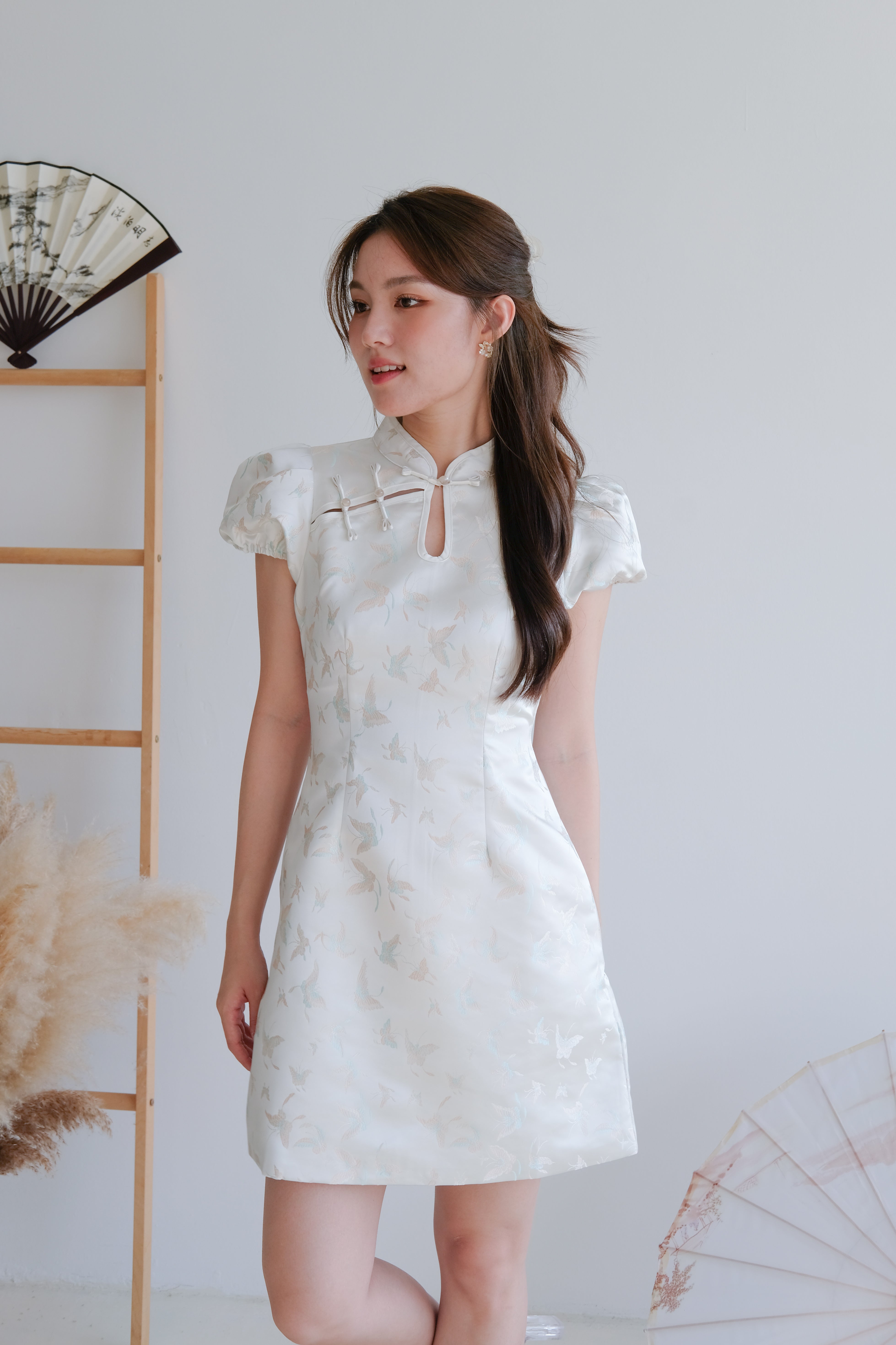 Yixi Phoenix Modern Cheongsam (Pearl White)