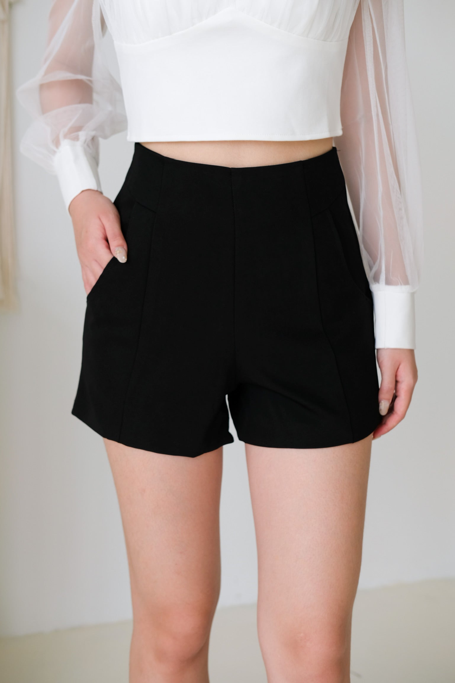 Jen Panel Shorts (Black)