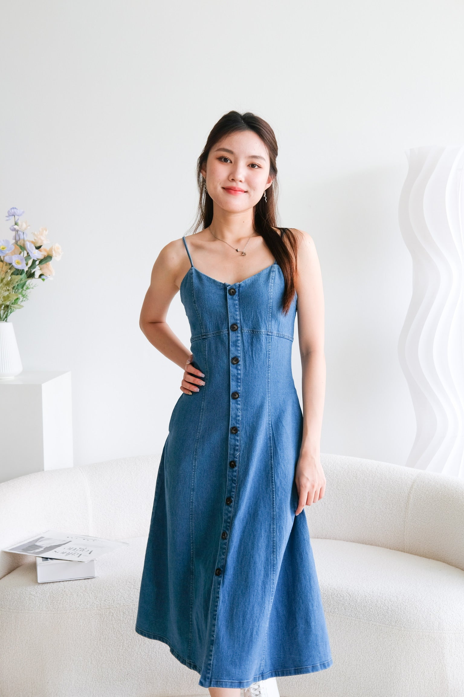 Alyssa Buttoned Denim Dress (Light Blue)