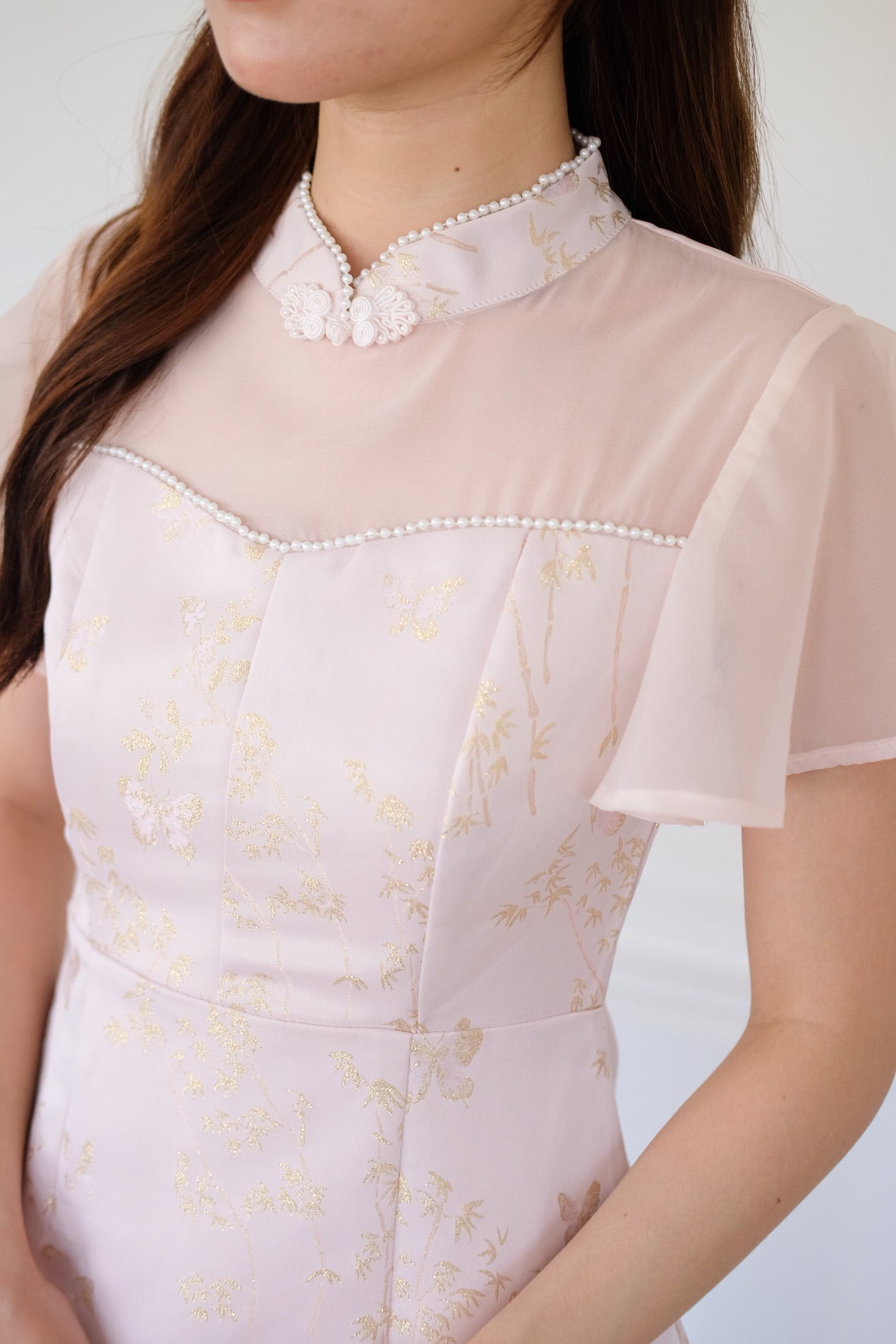 蝶梦 Butterfly Flutter Pearl Cheongsam Dress (Light Pink)