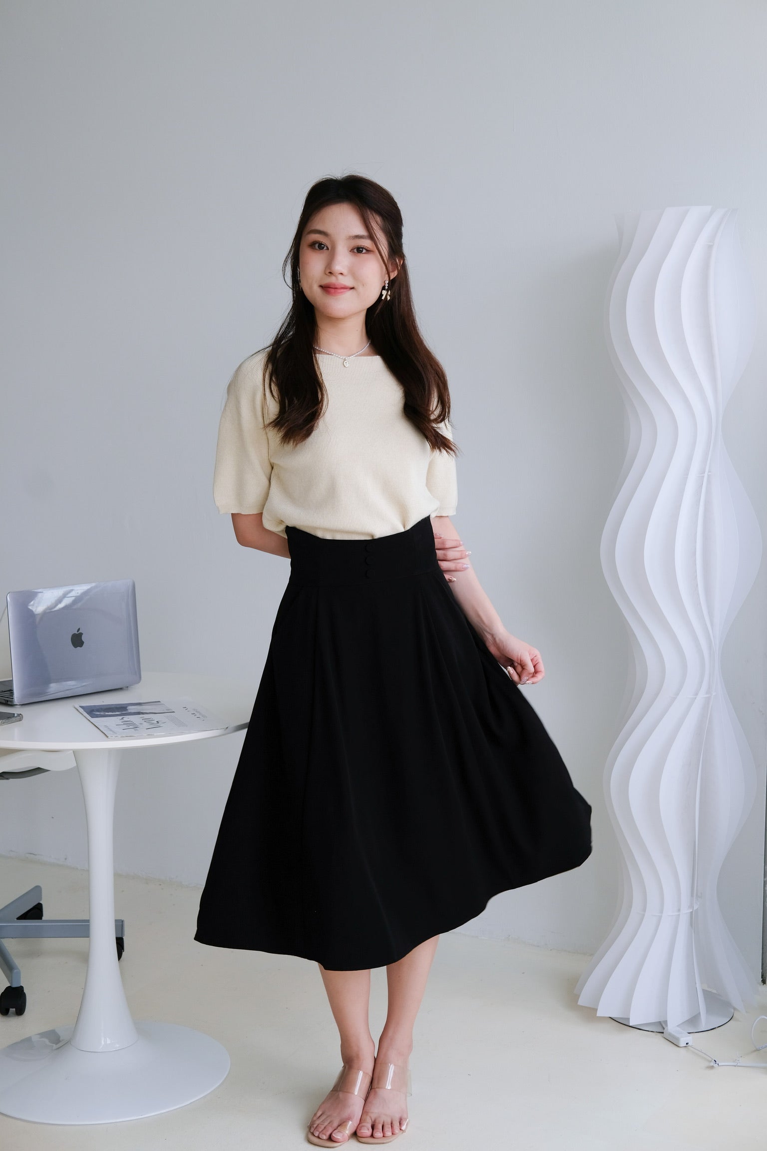 Donna Pocket A Line Midi Skirt (Black)