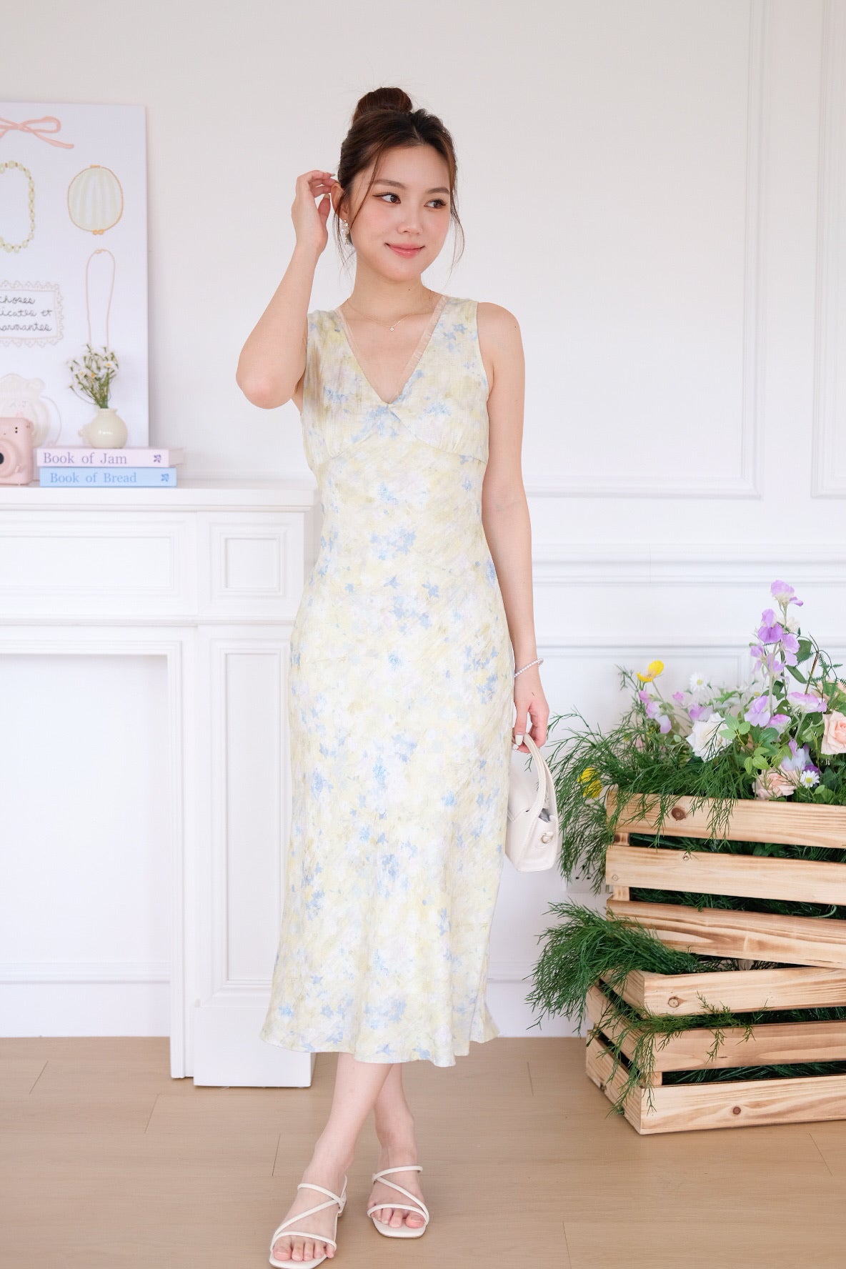 Lilies V Neck Maxi Dress (Light Yellow)