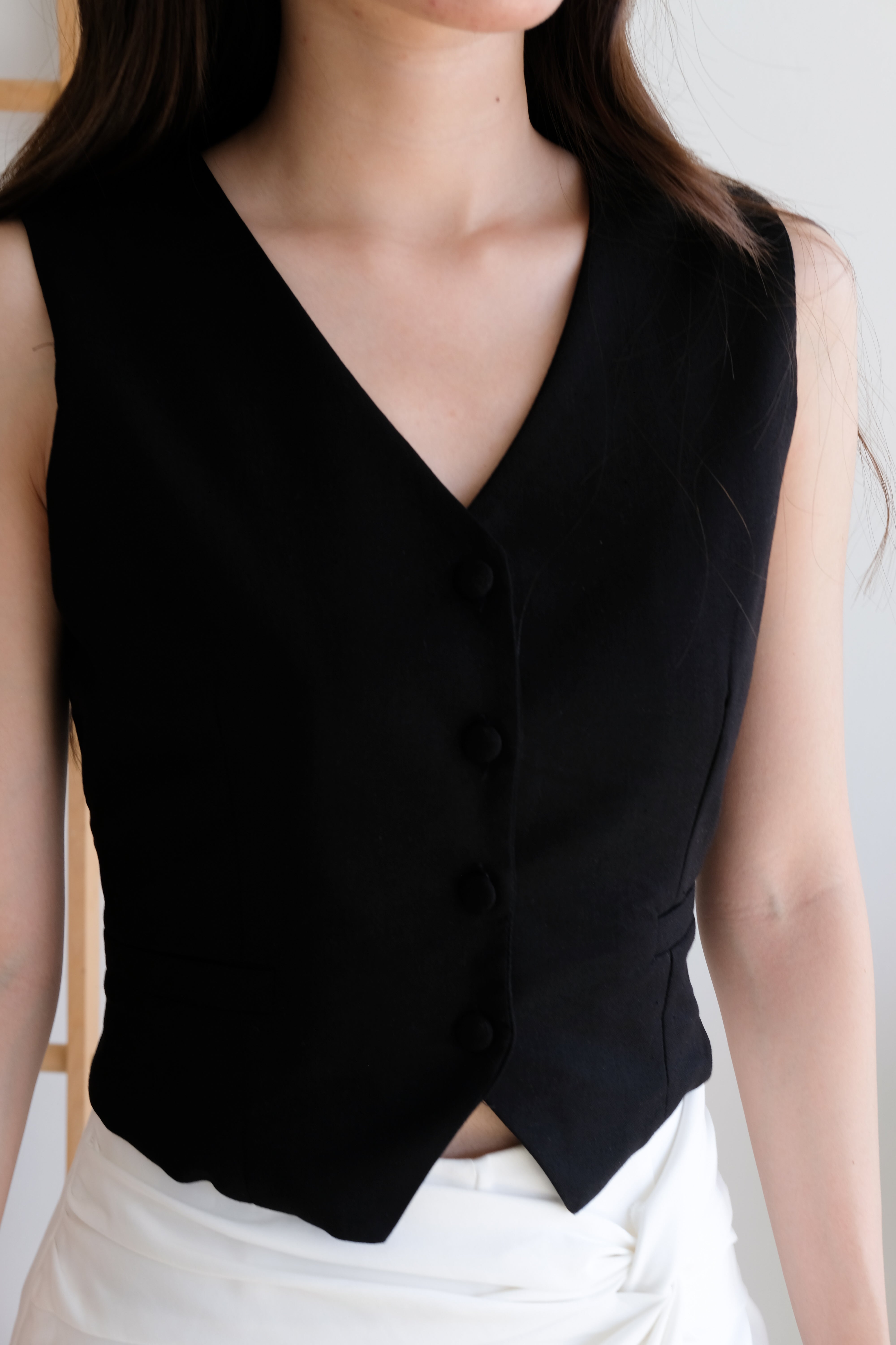 Francine Muji Linen Vest (Black)