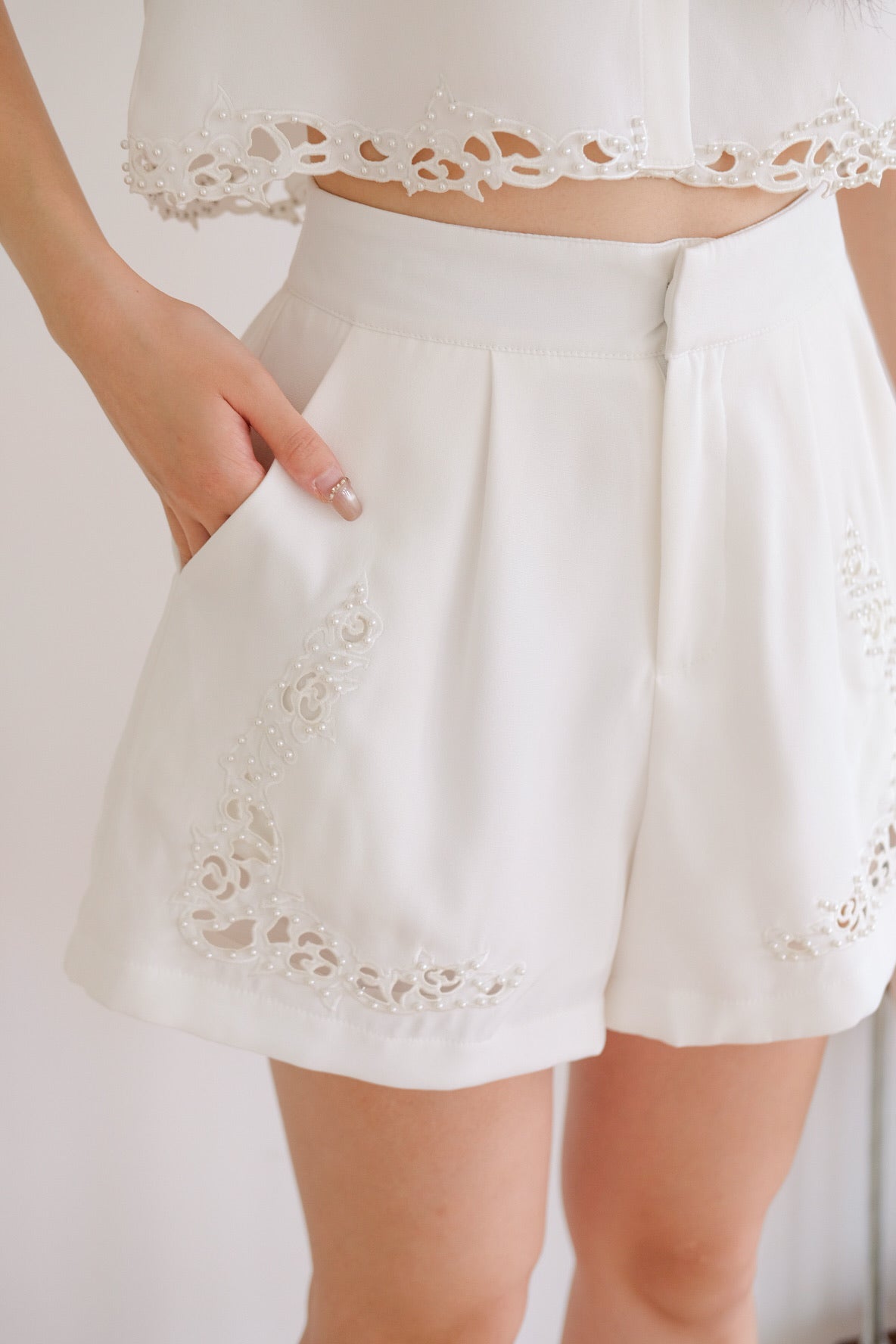 Petrina Eyelet Collared Set (White)