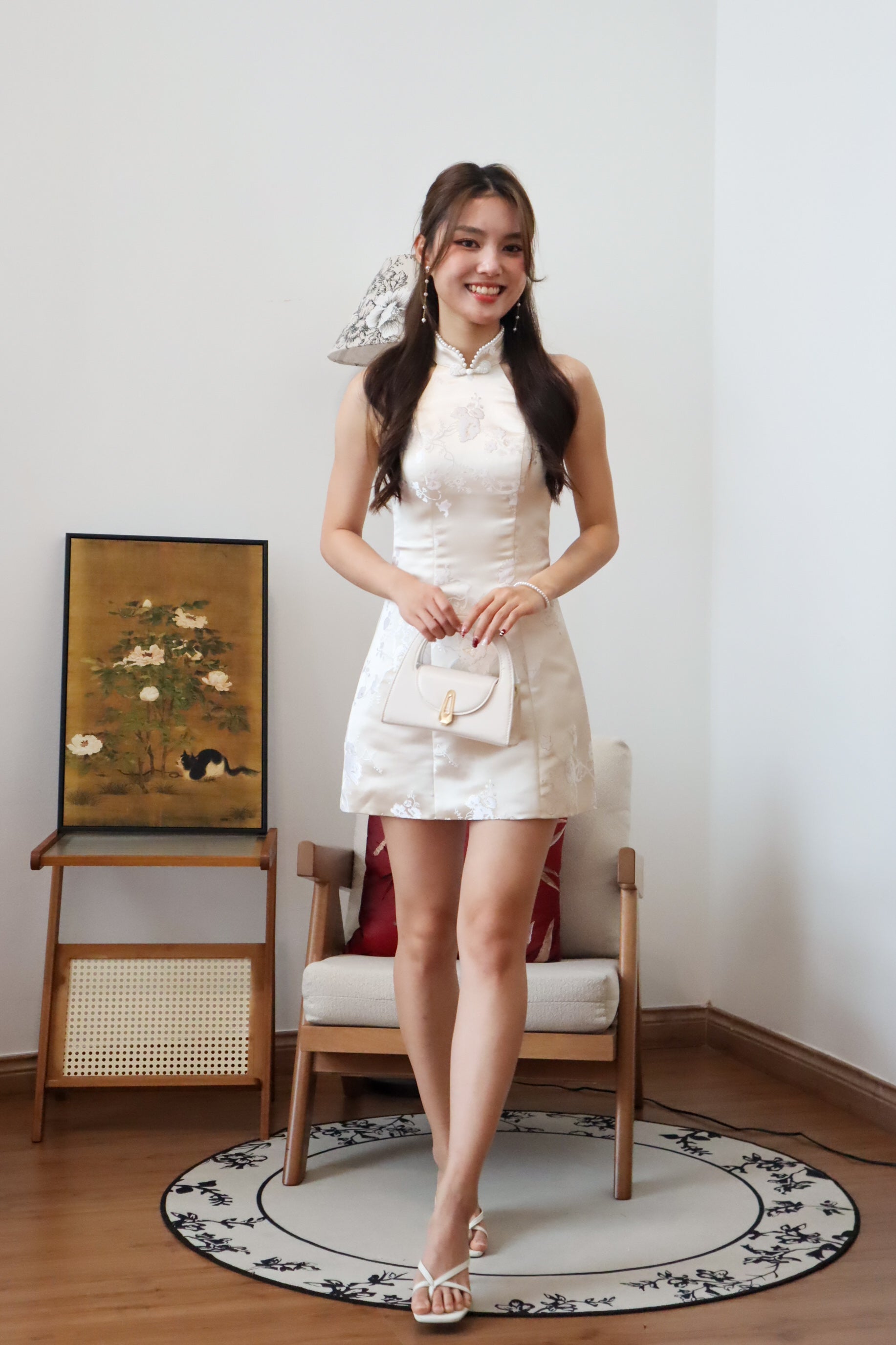 粉黛流光 Ethereal Blossom Mini Pearl Halter Cheongsam (Champagne Cream)