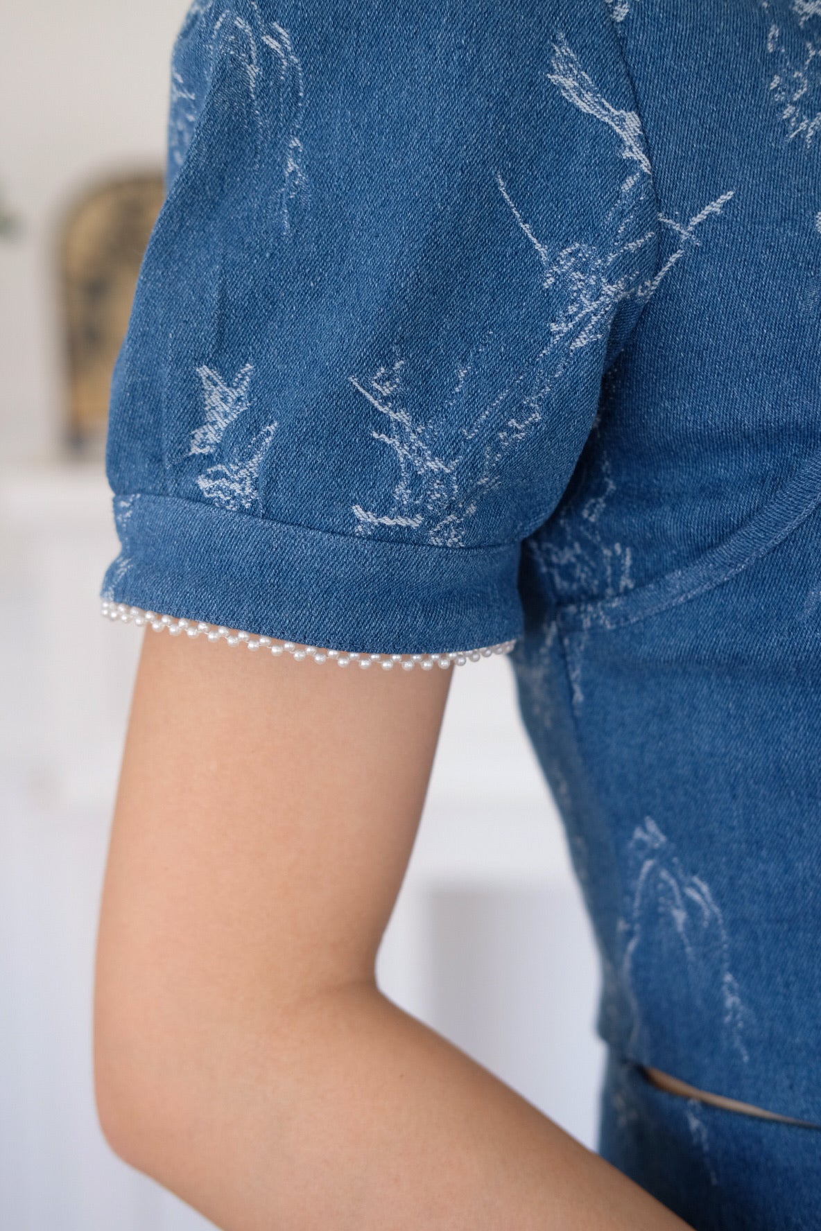 Jun Ru Floral Pearl Denim Cheongsam Set (Medium Blue)