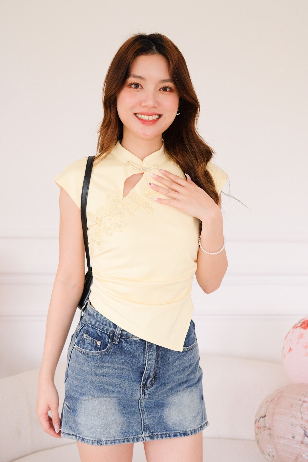 安逸 An Yi Basic Ruched Crop Top (Light Yellow)