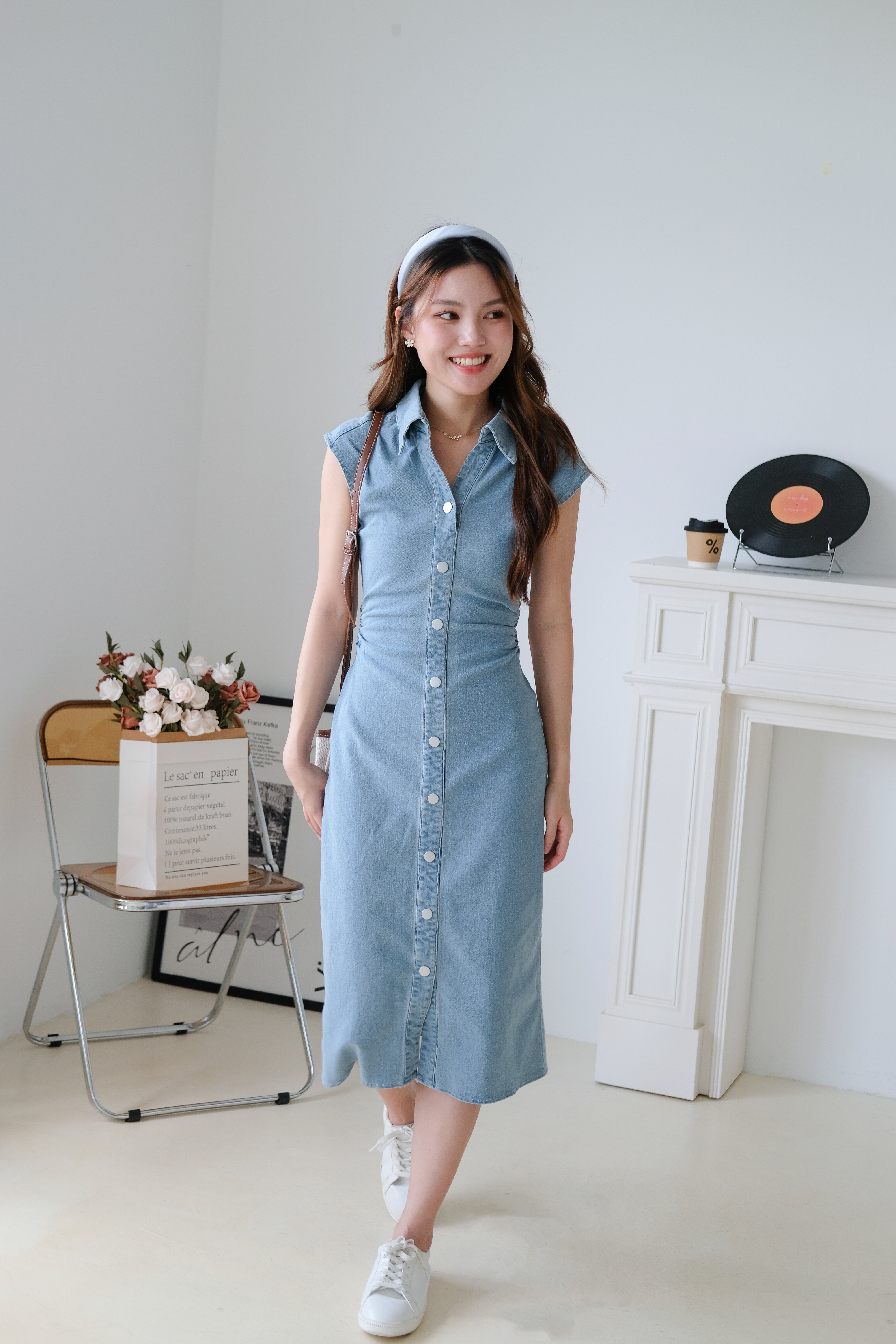 Sophie Collared Denim Maxi Dress (Light Wash)
