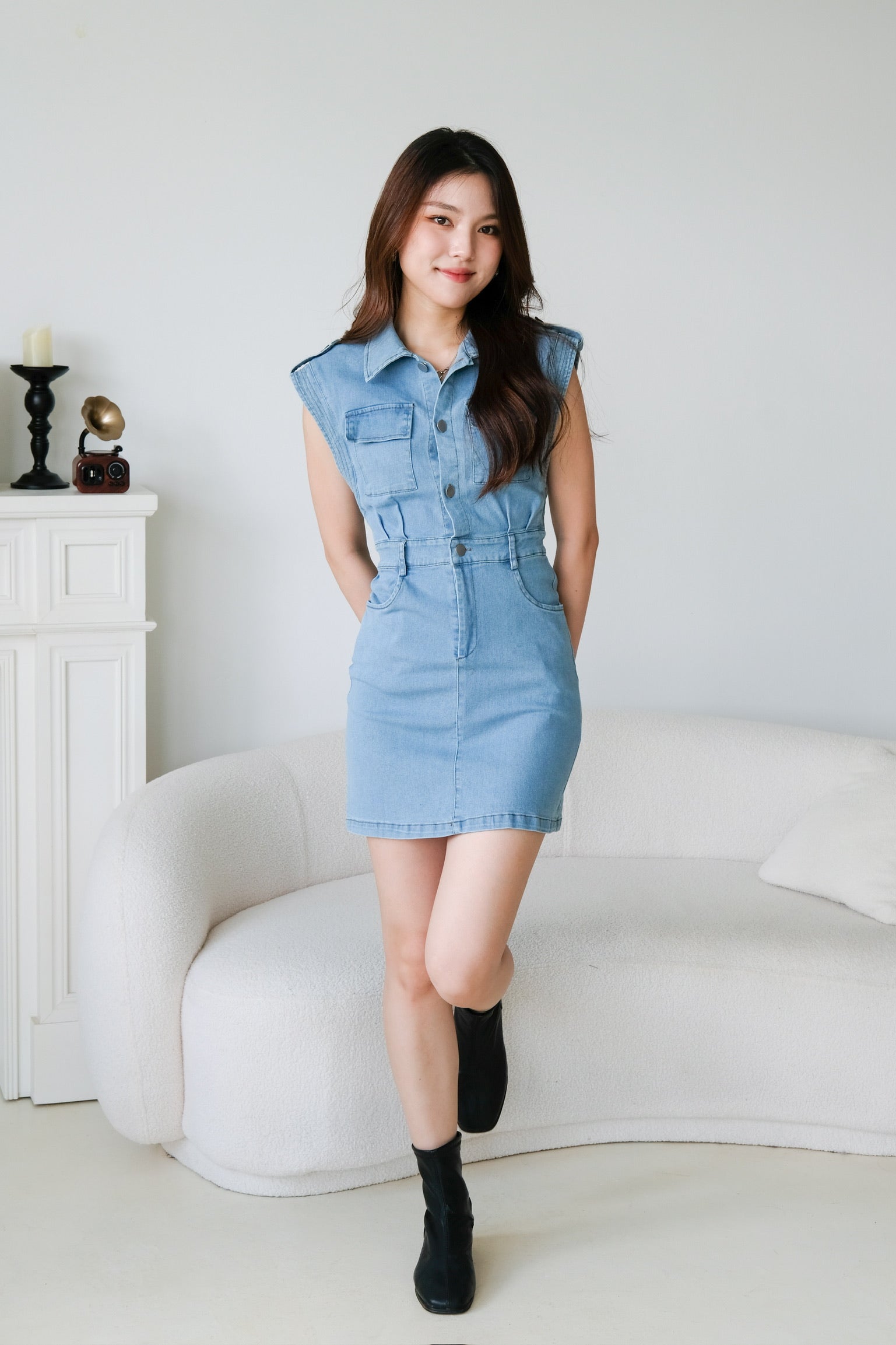 Colette Collared Denim Dress (Light Blue)