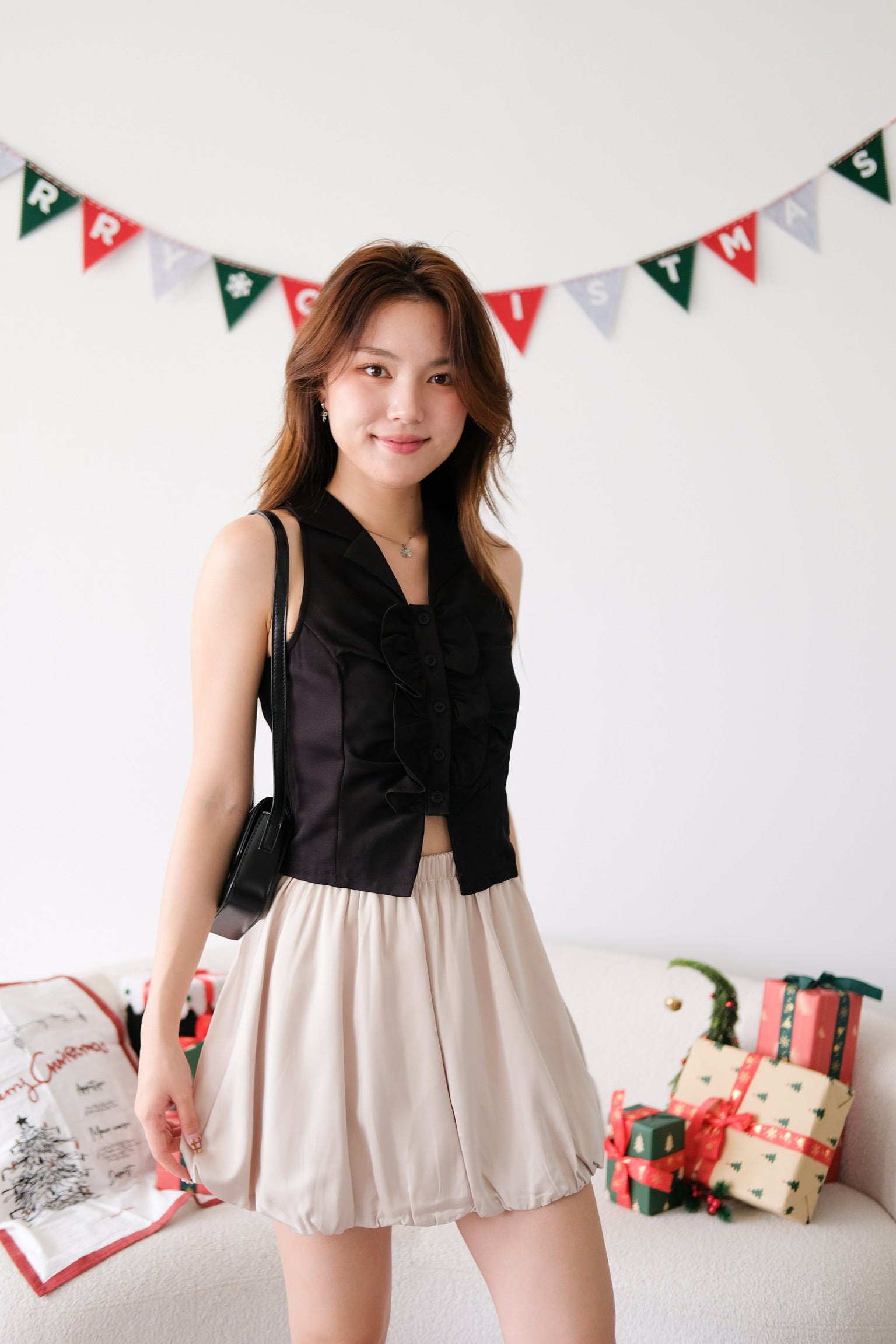 Naru Ruffle Collared Crop Top (Black)