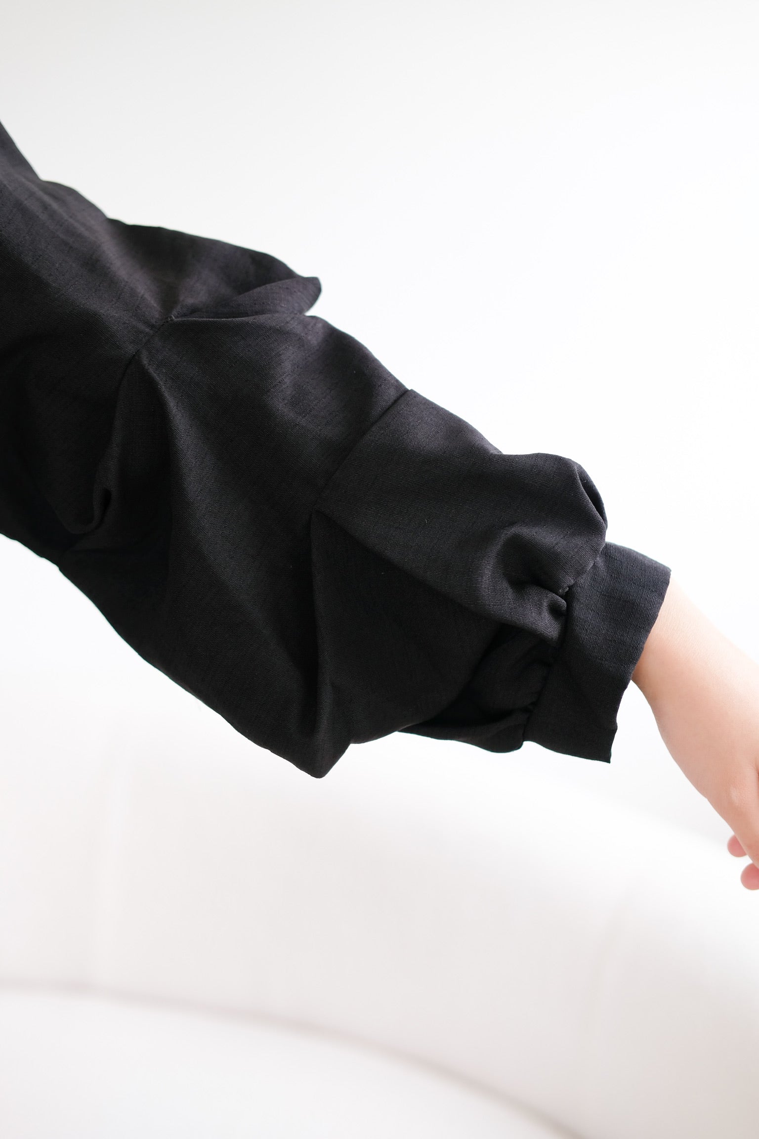 Black Collared Long Sleeves Top