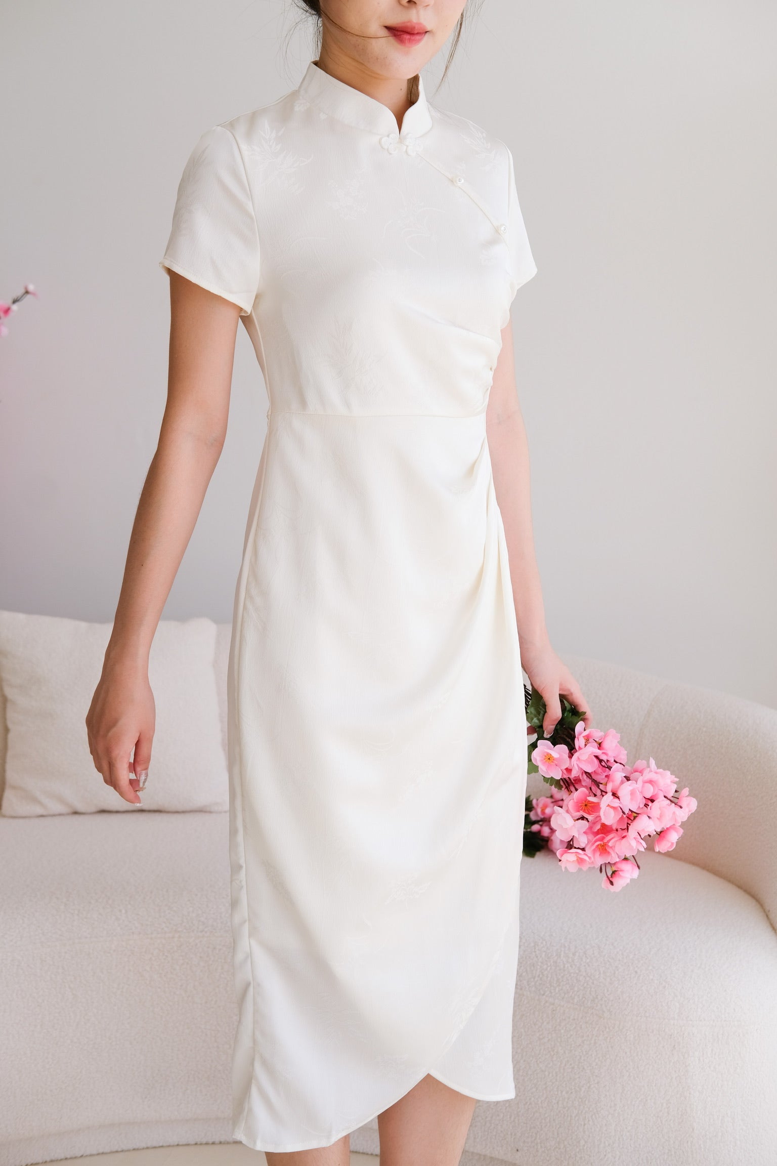 Le Yan Midi Cheongsam (Cream)