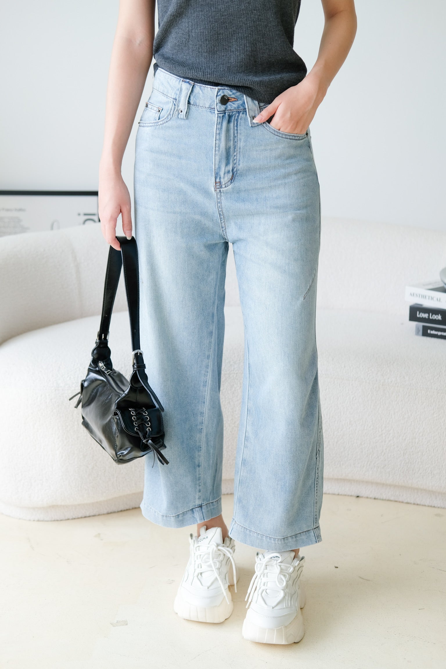 Barrel Wide Denim Jeans (Light Blue)