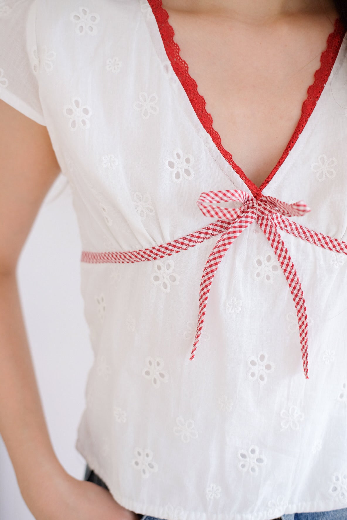 Joyce Eyelet Contrast Ribbon Top (White)