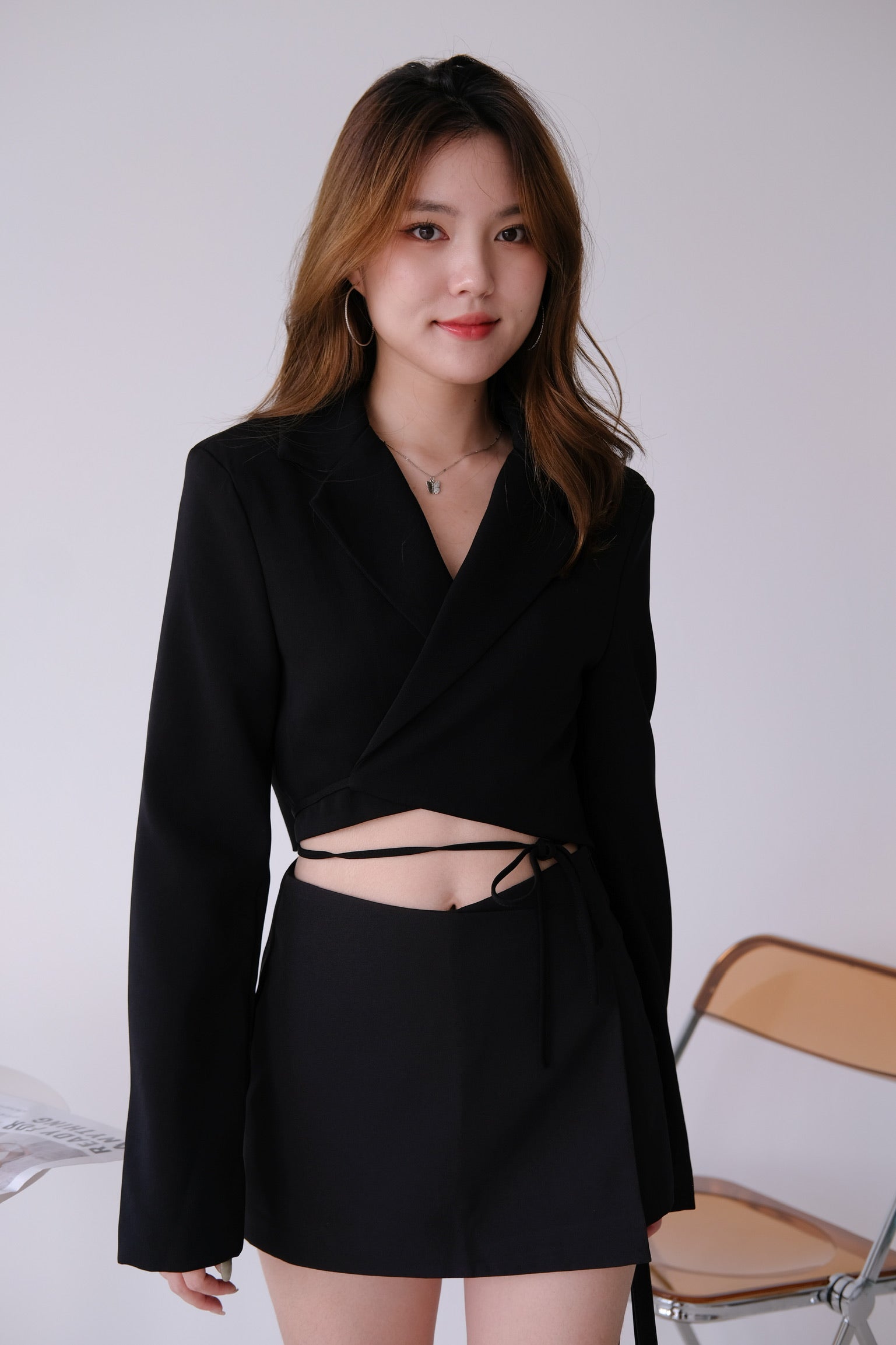 Eden Cropped Blazer (Black)