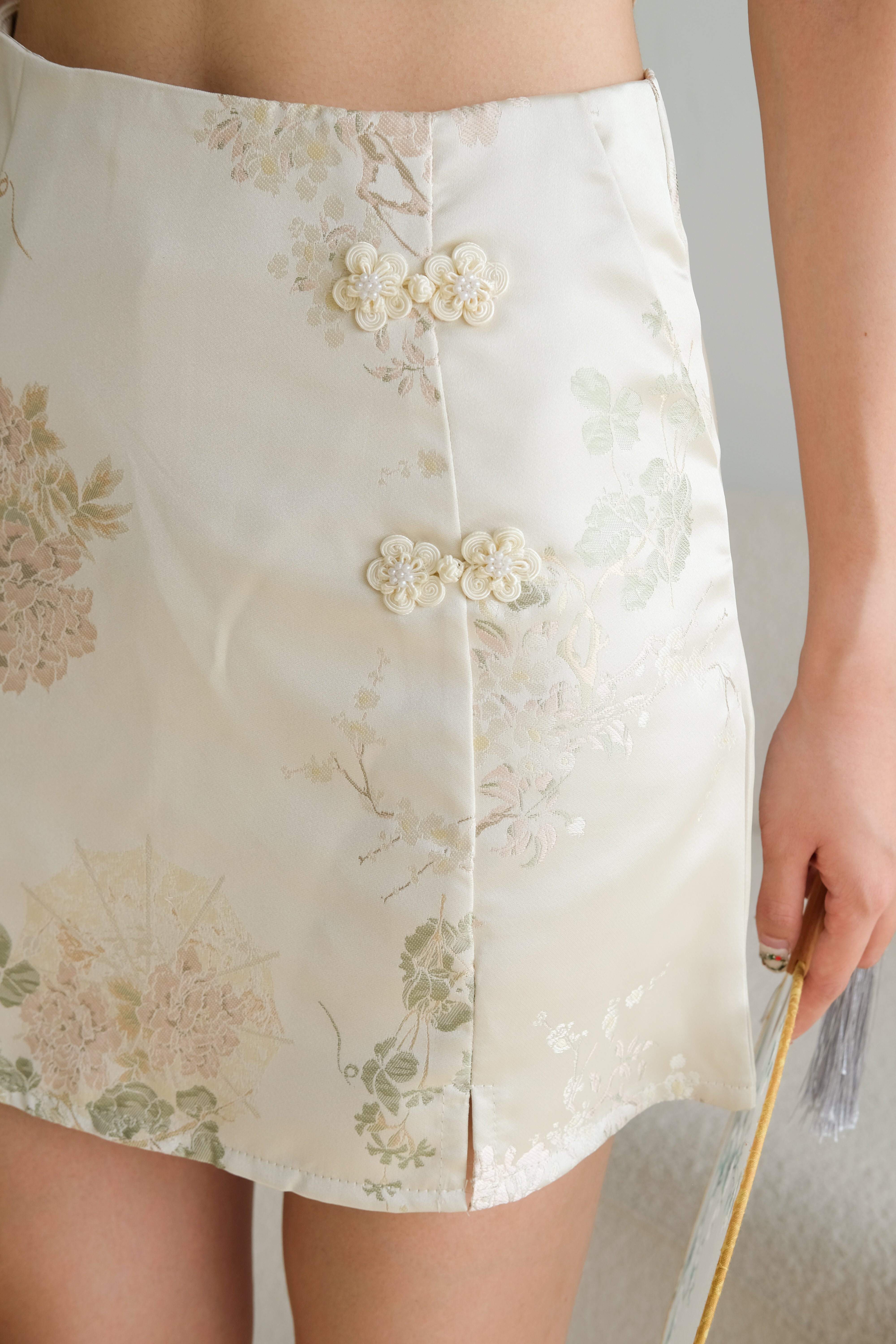 Yue Ya Modern Cheongsam (Cream)