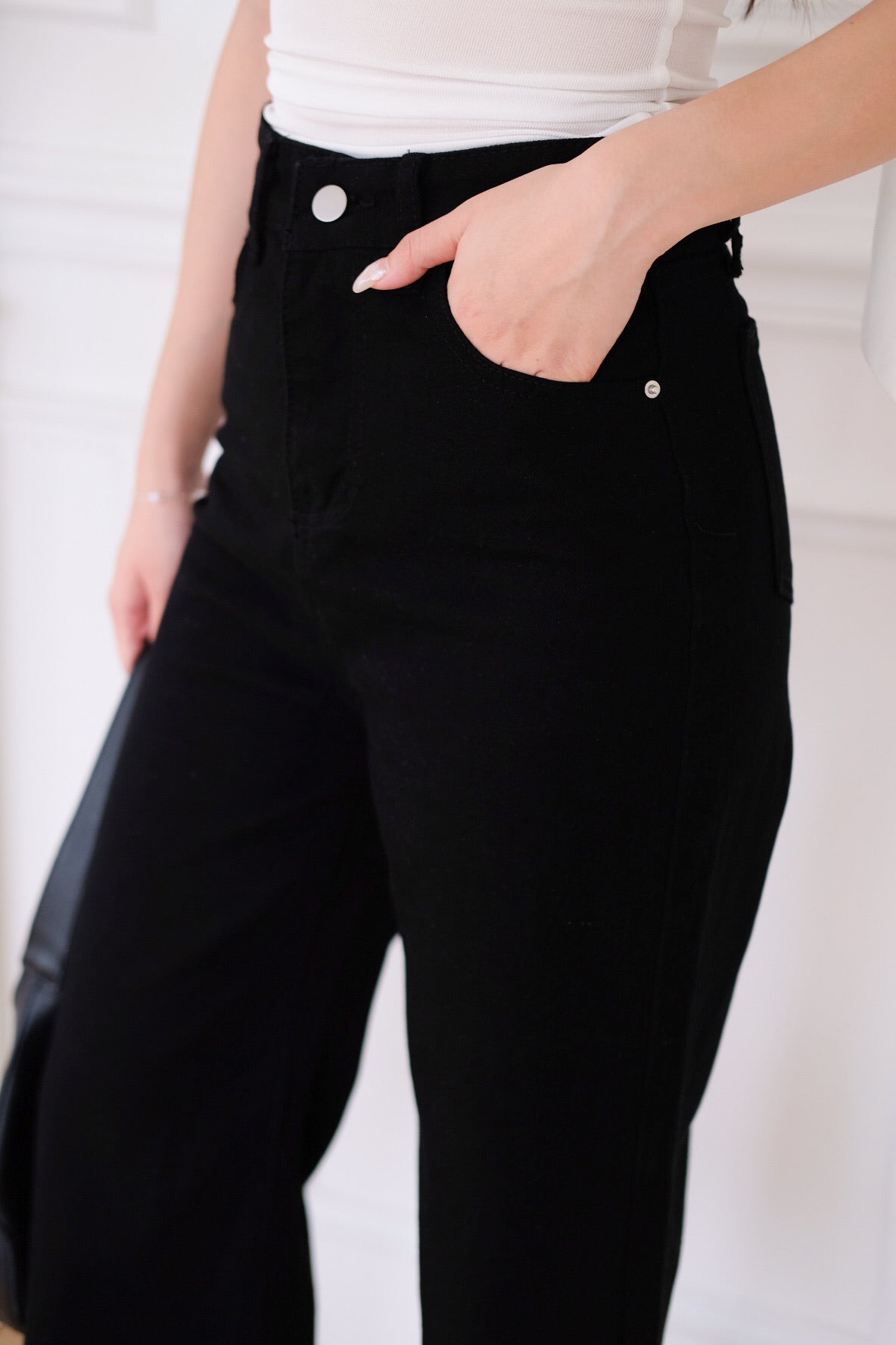 Matin Denim Straight Jeans (Black)