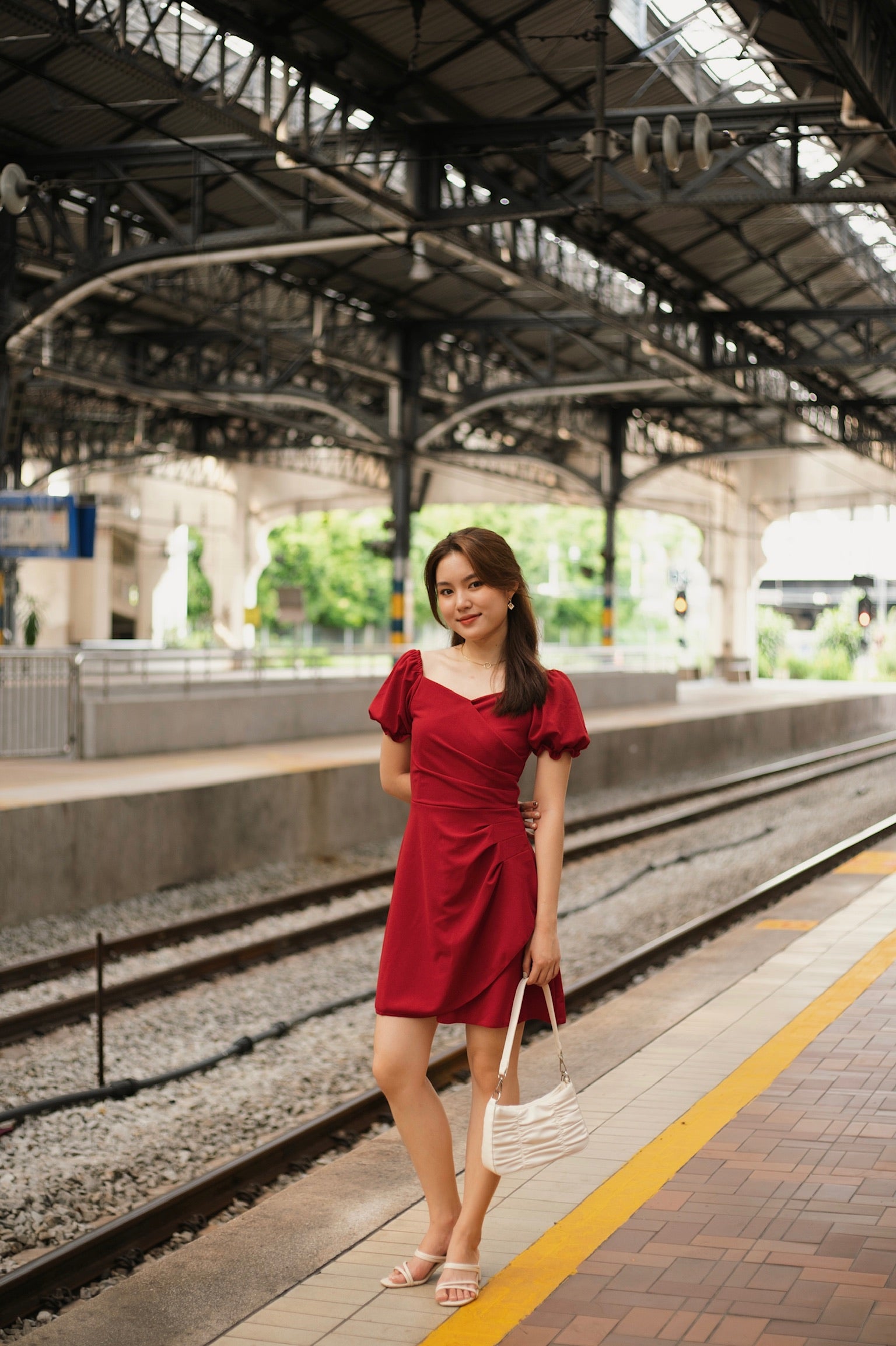 Amely Sweetheart Ruffle Dress (Red)